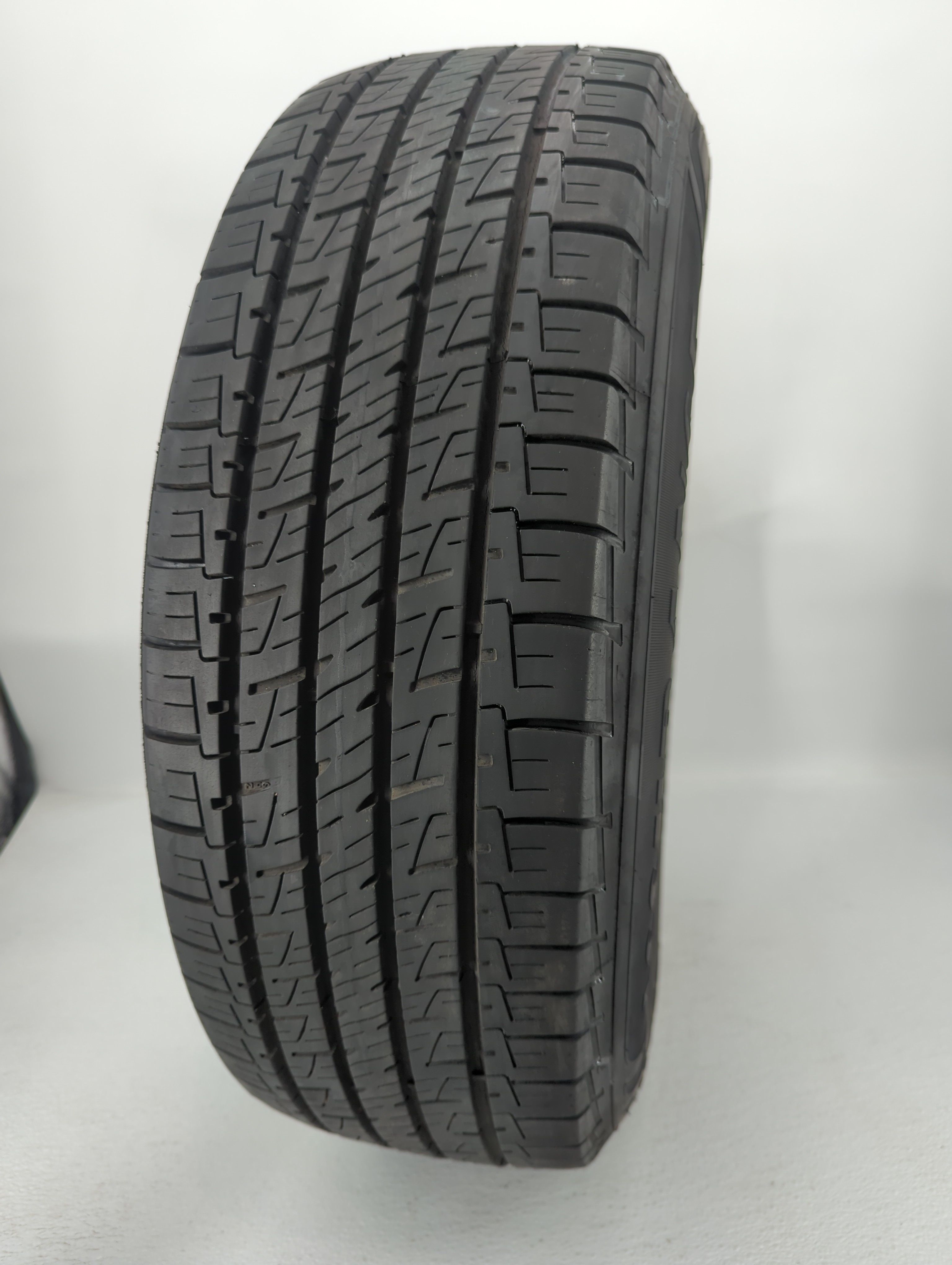 Used Tire 225/65R17 GOODYEAR ASSURANCE MAXLIFE 102H All Season - 10/32 - Oemusedautoparts1.com
