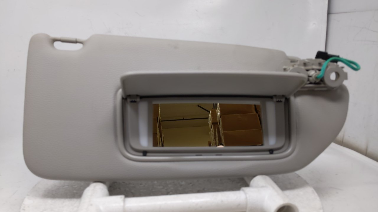 Picture of 2001 Volvo S60 Passenger Sun Visor Mirror Right Sunvisor Gray 37009