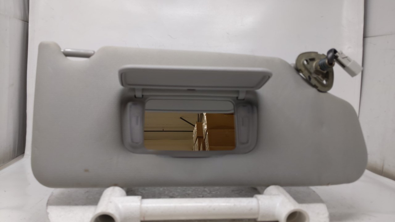 Picture of 1998 Honda Accord Passenger Sun Visor Mirror Right Sunvisor Gray 37058