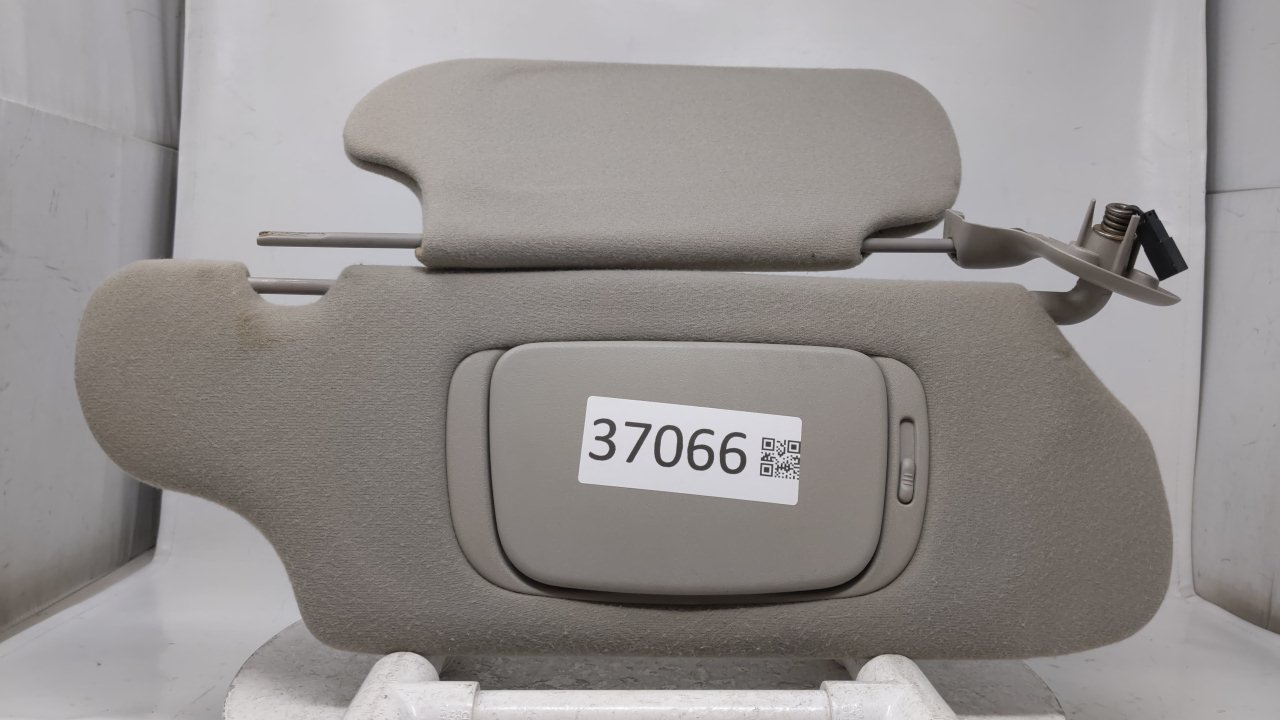 Picture of 2000-2007 Ford Taurus Sun Visor Sunvisor Passenger Gray R8S27B04