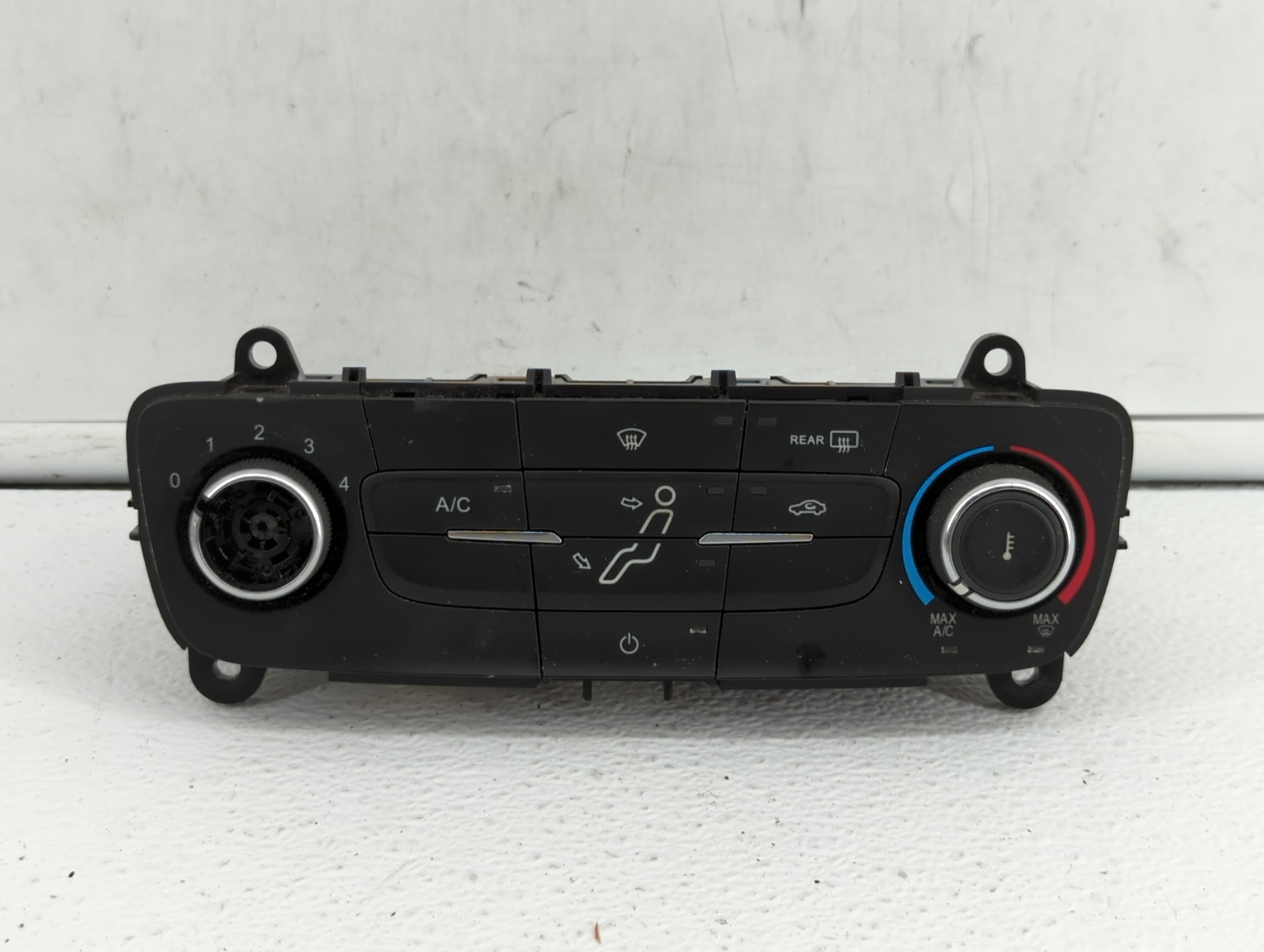 2015-2018 Ford Focus Ac Heater Climate Control Temperature Oem 373407 - Oemusedautoparts1.com