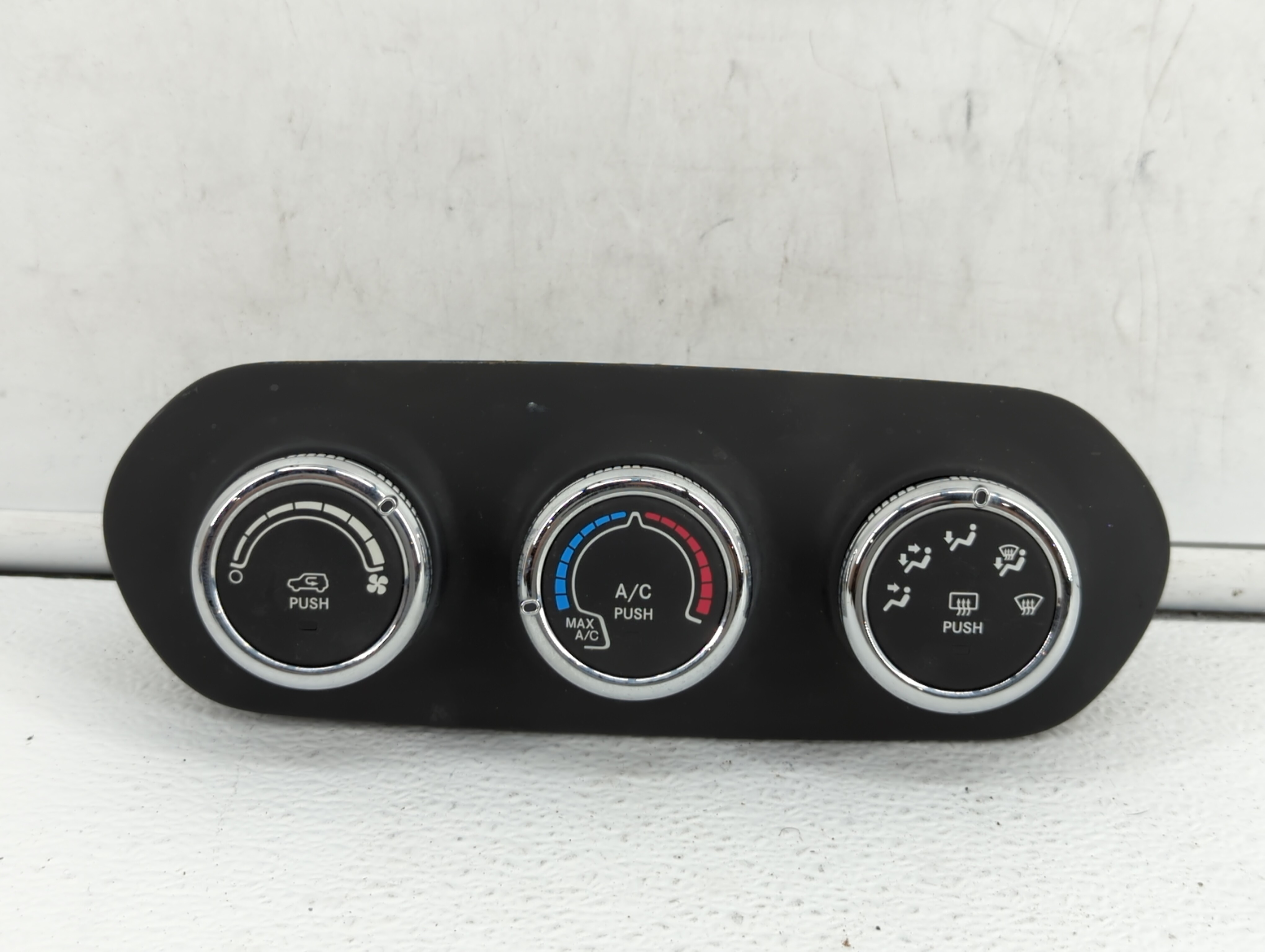 Picture of 2015-2016 Jeep Renegade Ac Heater Climate Control Temperature Oem 373700