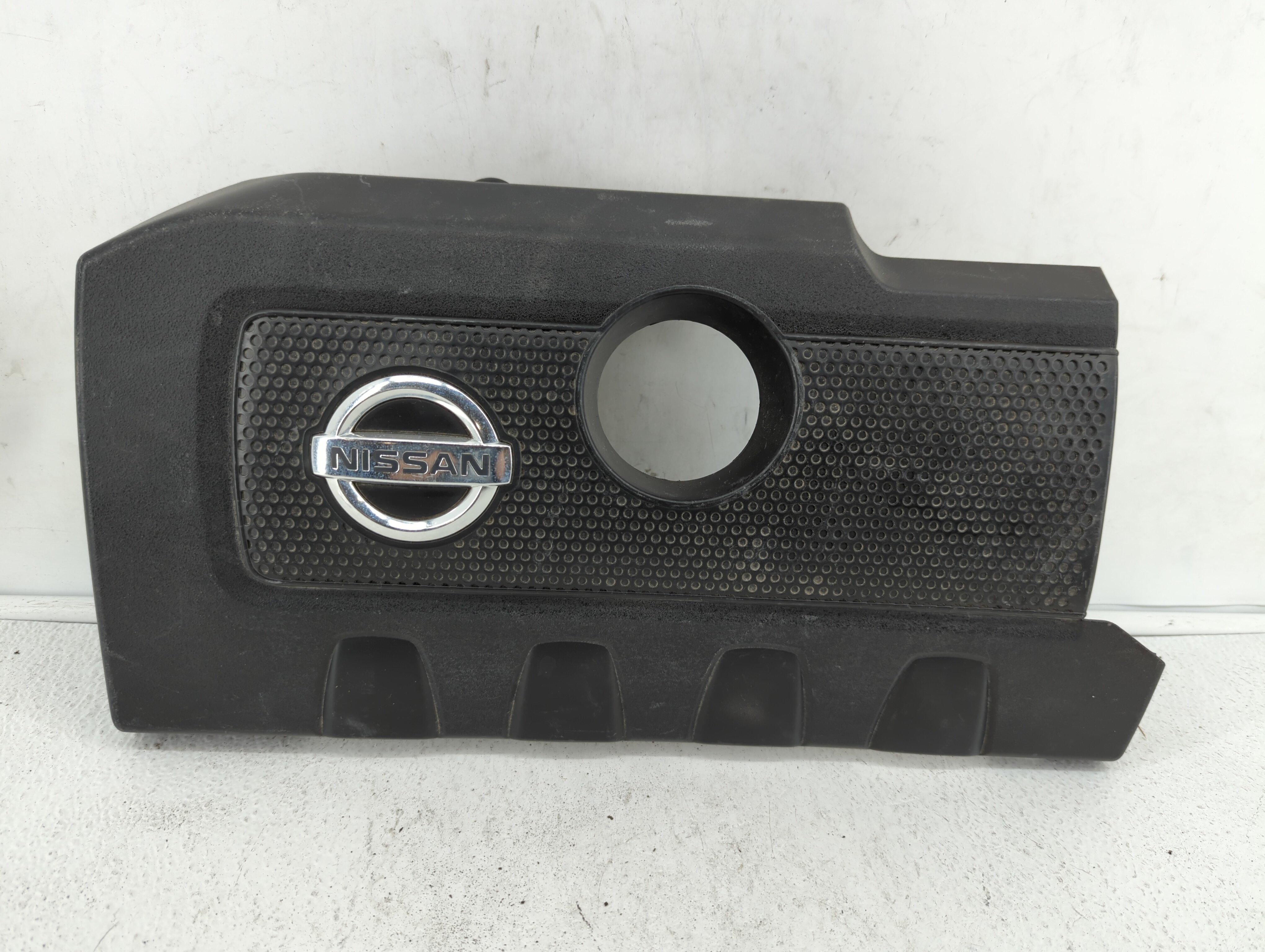 Picture of 2015 Nissan Sentra Engine Cover 373966