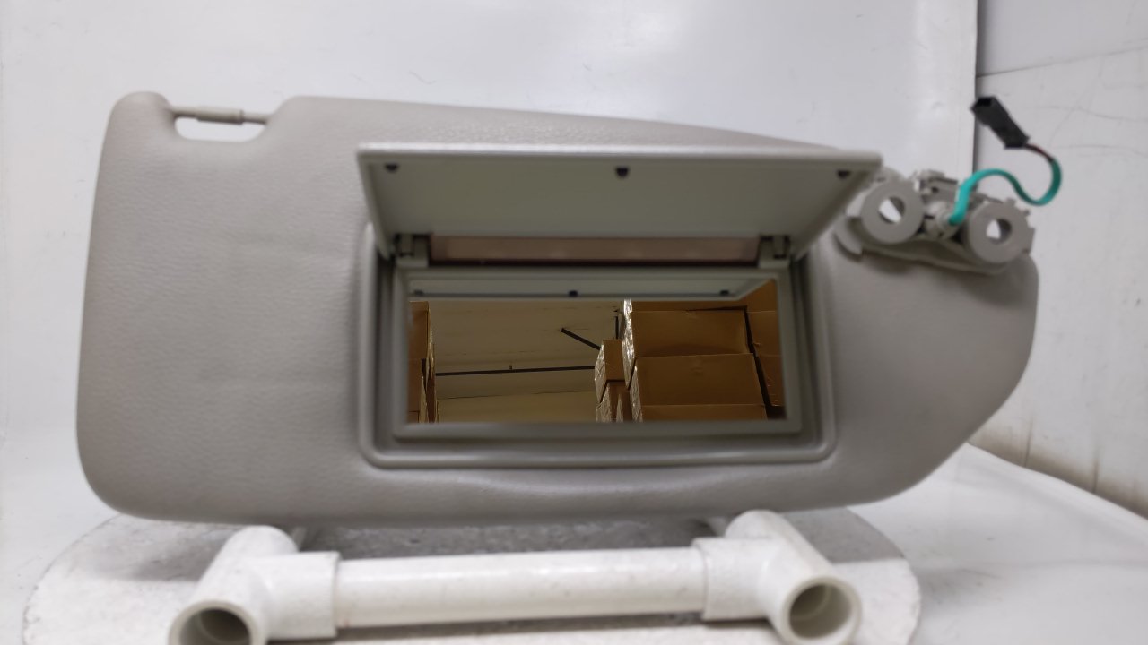 Picture of 2001 Volvo S60 Passenger Sun Visor Mirror Right Sunvisor Gray 37484