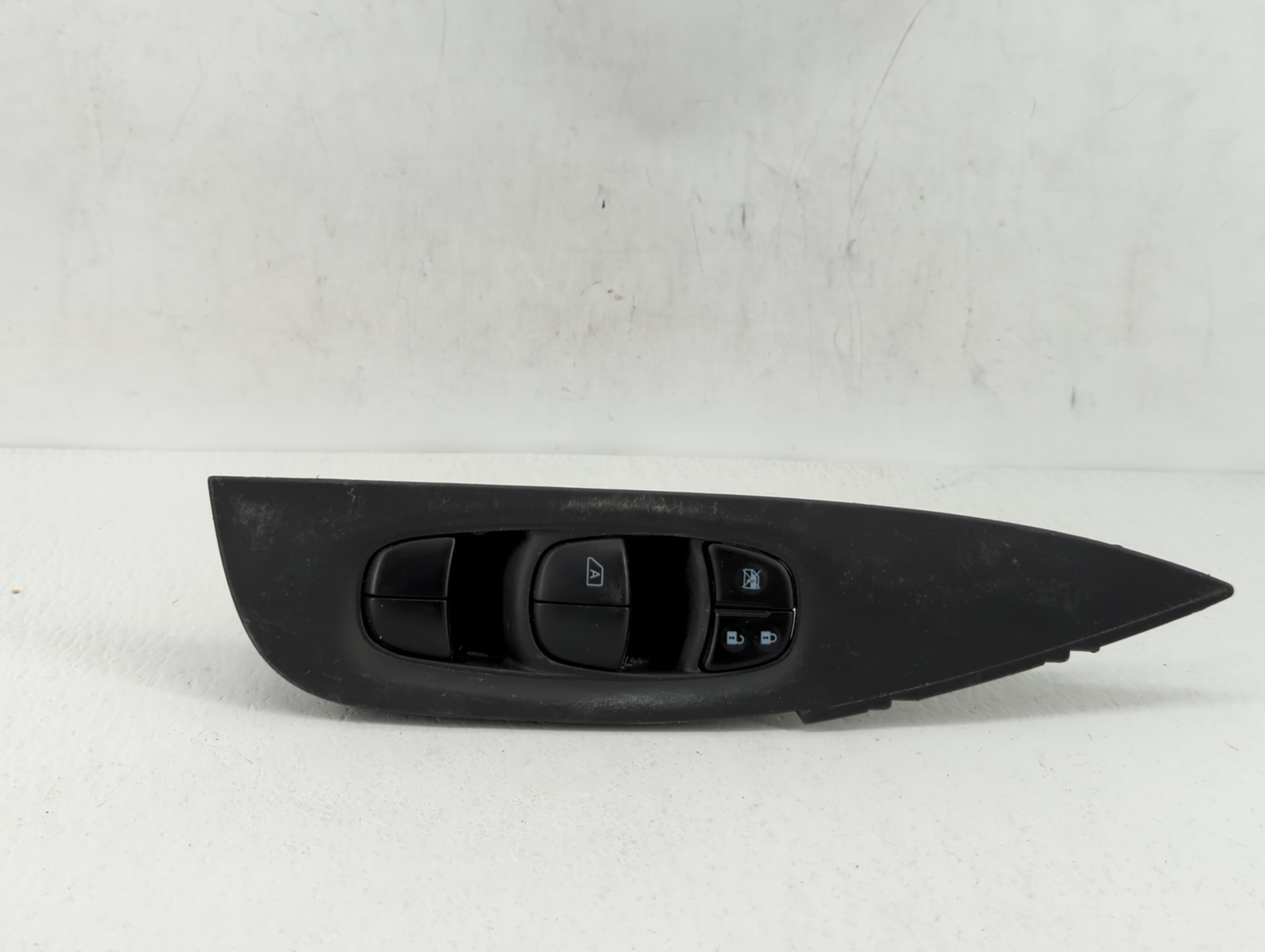 2014-2019 Nissan Rogue Driver Left Door Master Power Window Switch 376802 - Oemusedautoparts1.com