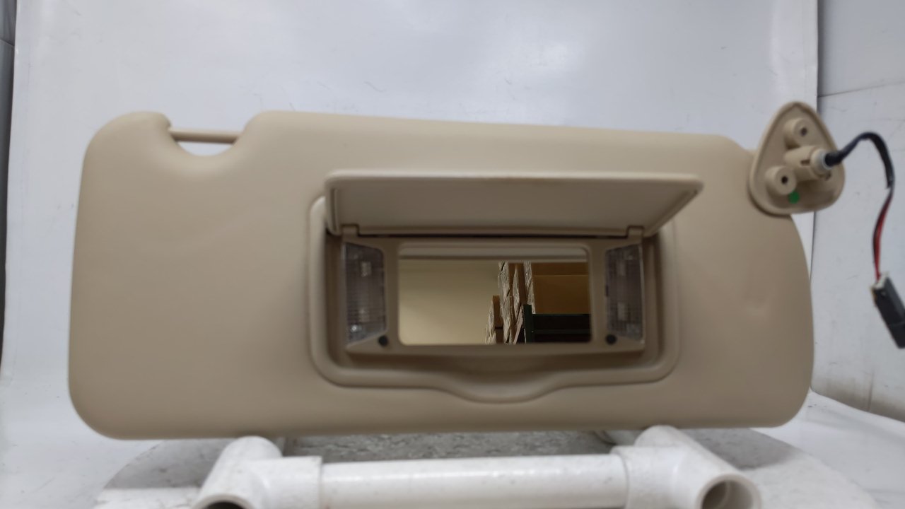 2004-2009 Cadillac Srx Passenger Sun Visor Sunvisor Shade Oem Tan 37695 - Oemusedautoparts1.com