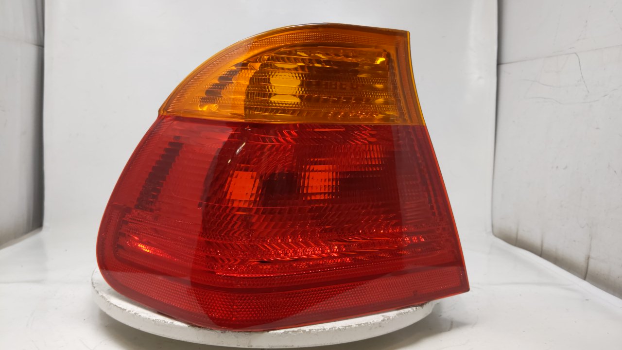 Picture of 1999-2000 Bmw 528i Driver Left Side Tail Light Taillight Oem 37850