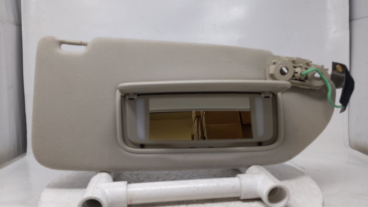 Picture of 2001 Volvo S60 Passenger Sun Visor Mirror Right Sunvisor Gray 38243
