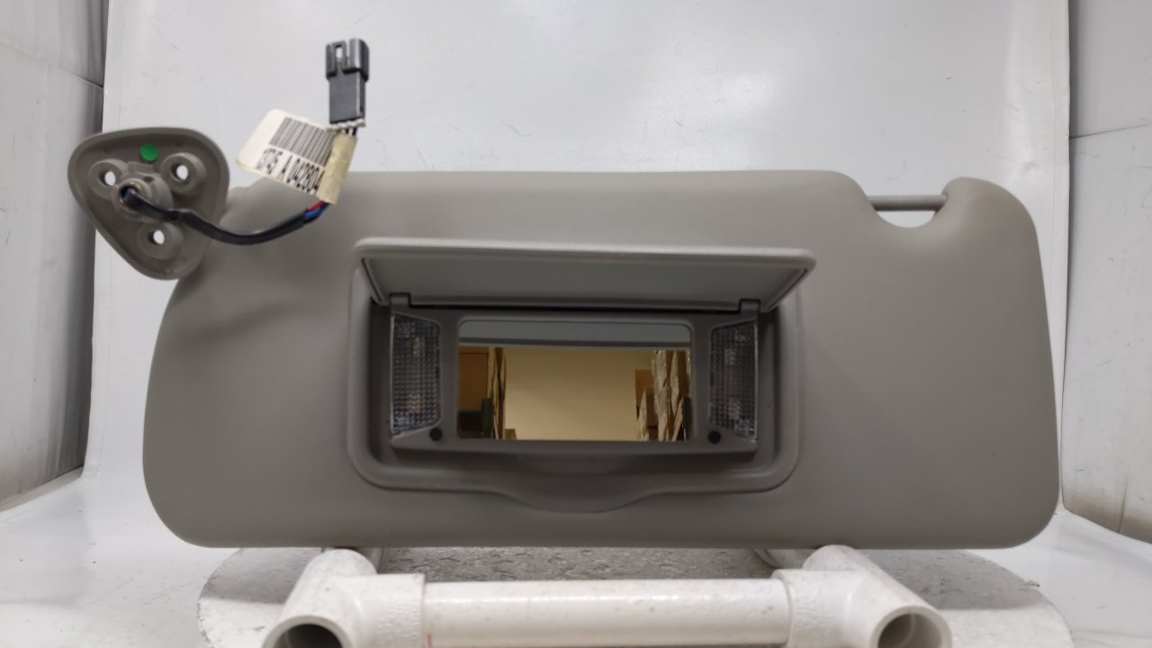2004 Cadillac Srx Driver Sun Visor Mirror Left Sunvisor Gray 38454 - Oemusedautoparts1.com