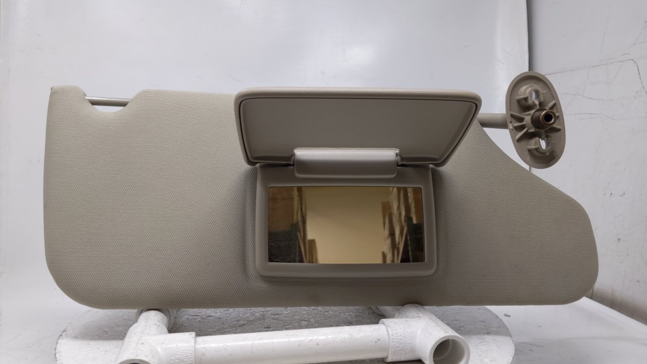 2005 Jeep Cherokee Passenger Sun Visor Mirror Right Sunvisor Gray 38455 - Oemusedautoparts1.com