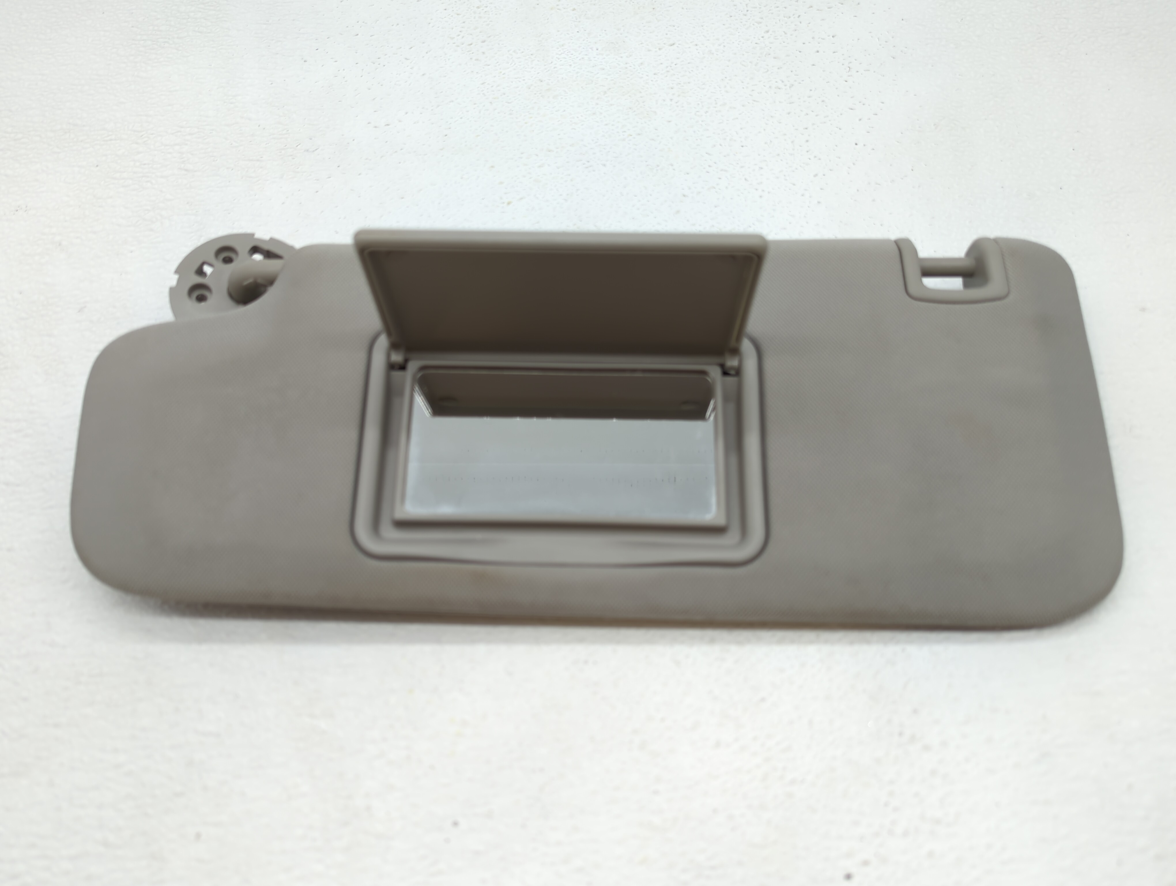 Picture of 2004-2012 Chevrolet Malibu Passenger Sun Visor Mirror Right Sunvisor 384761