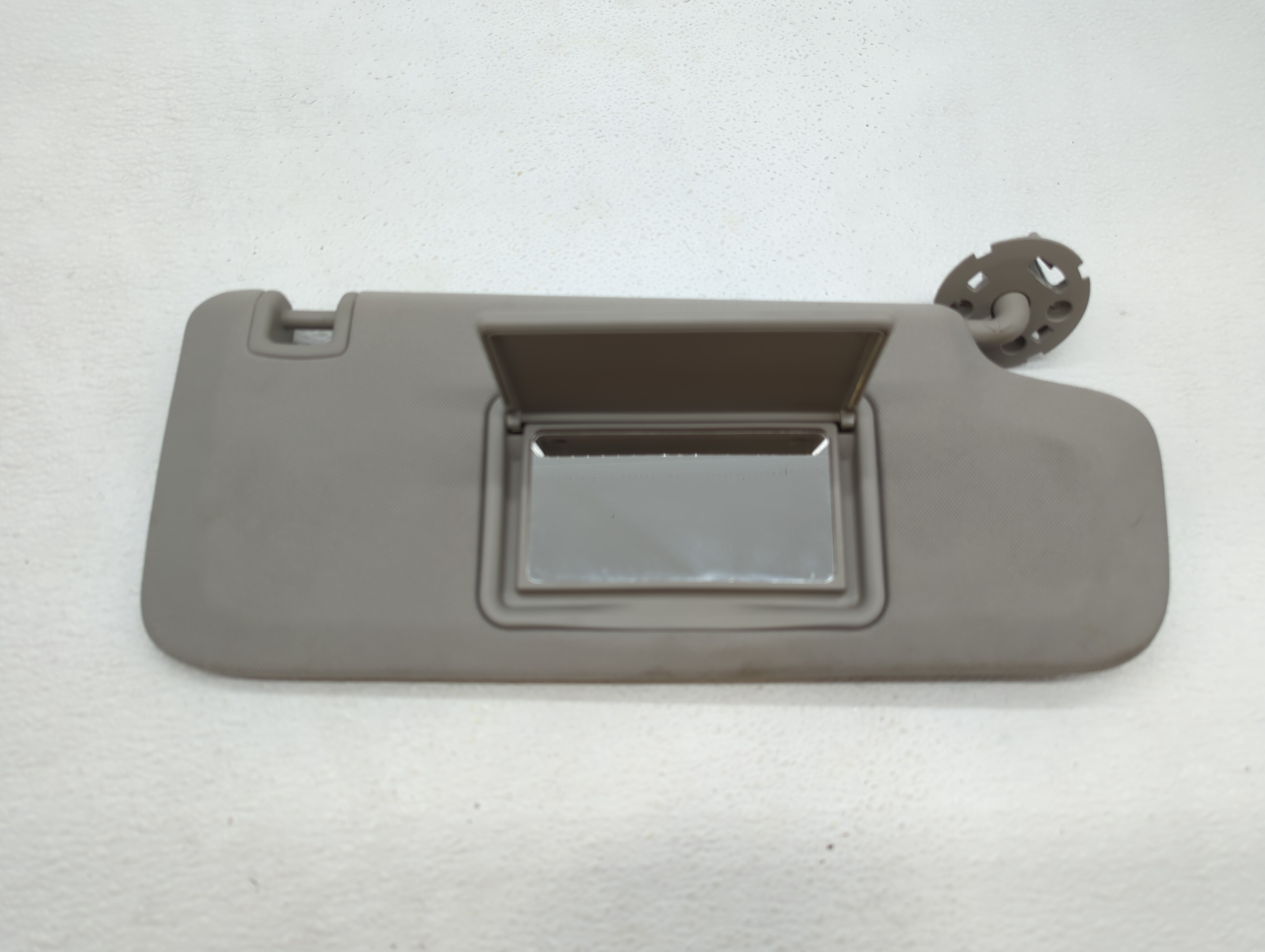 2004-2012 Chevrolet Malibu Passenger Sun Visor Mirror Right Sunvisor 384762 - Oemusedautoparts1.com