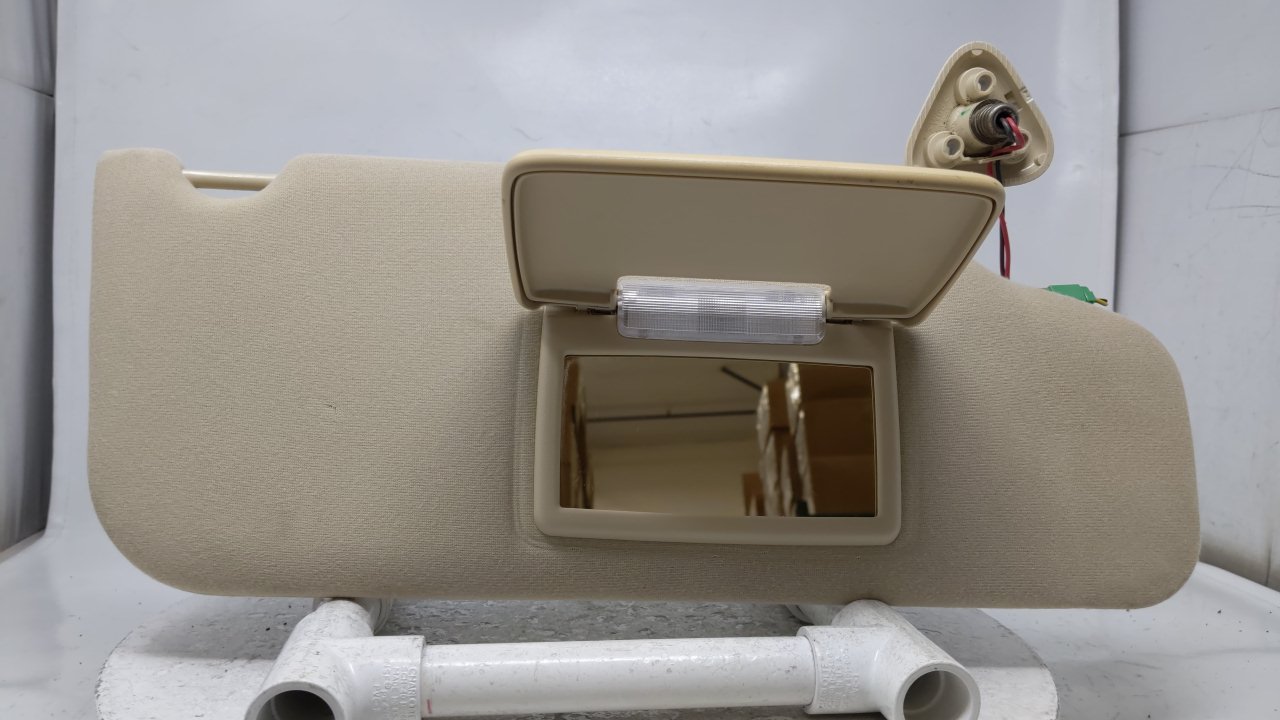 2008 Ford Taurus Passenger Sun Visor Mirror Right Sunvisor Beige 38485 - Oemusedautoparts1.com
