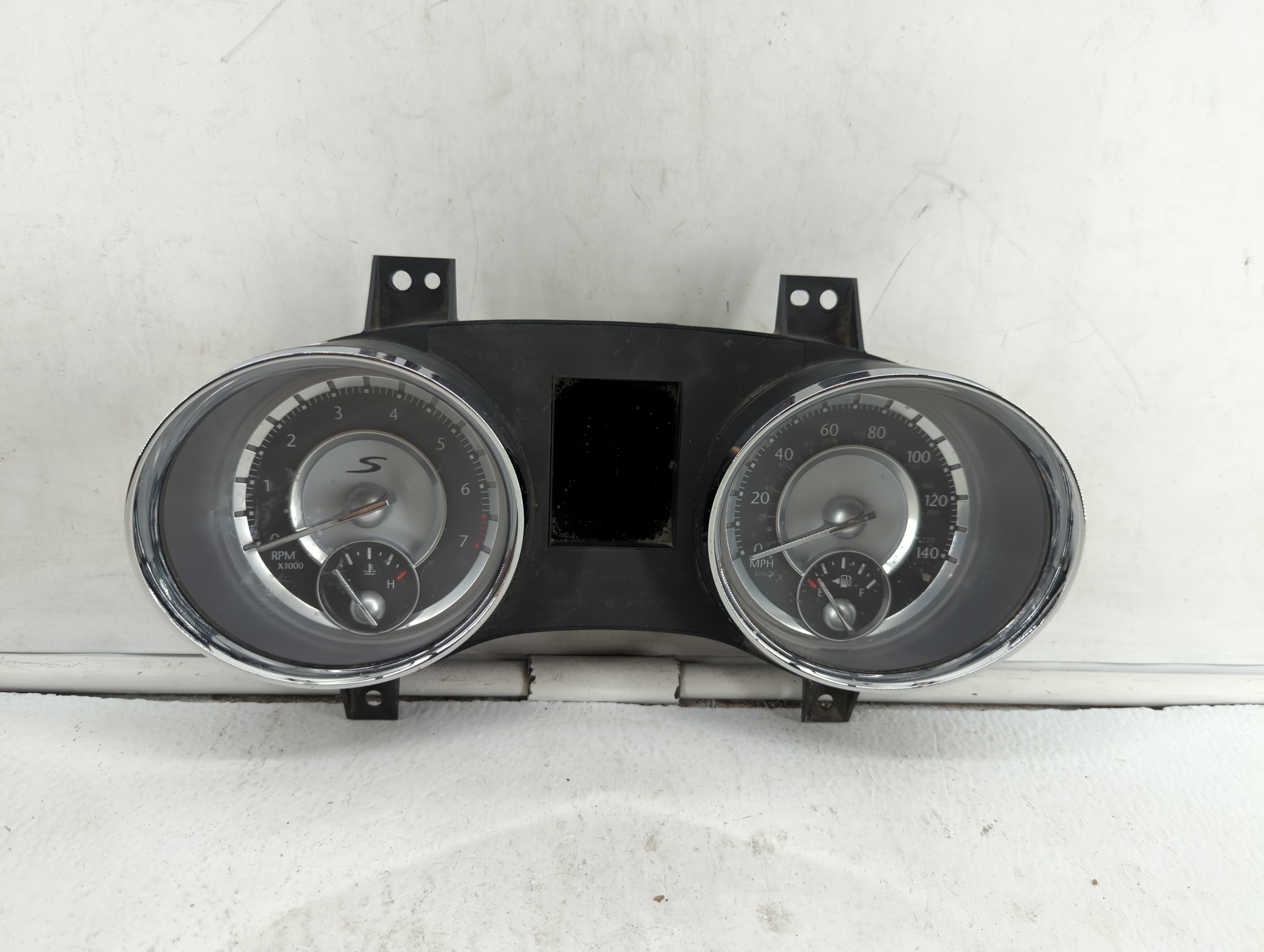 Picture of 2013-2013 Chrysler 300 Speedometer Instrument Cluster Gauges 391064