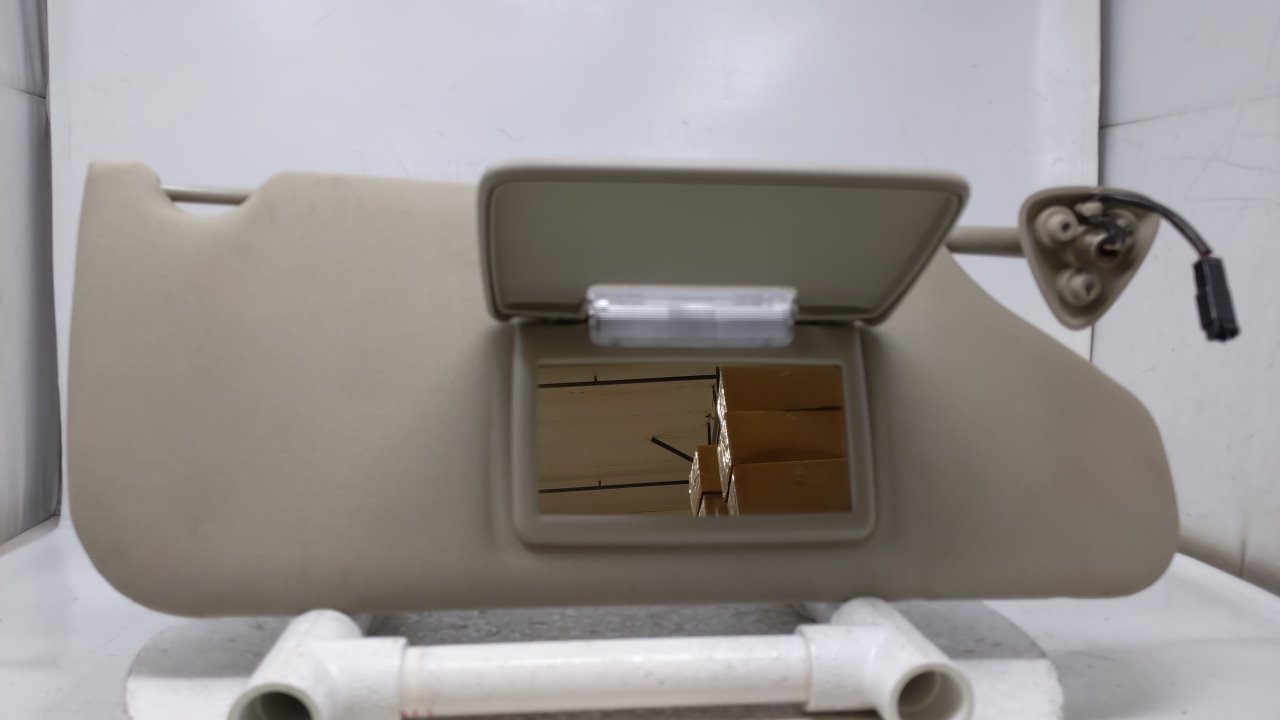 2005-2007 FORD FIVE HUNDRED Passenger Right Sun Visor Sunvisor Tan 39164 - Oemusedautoparts1.com
