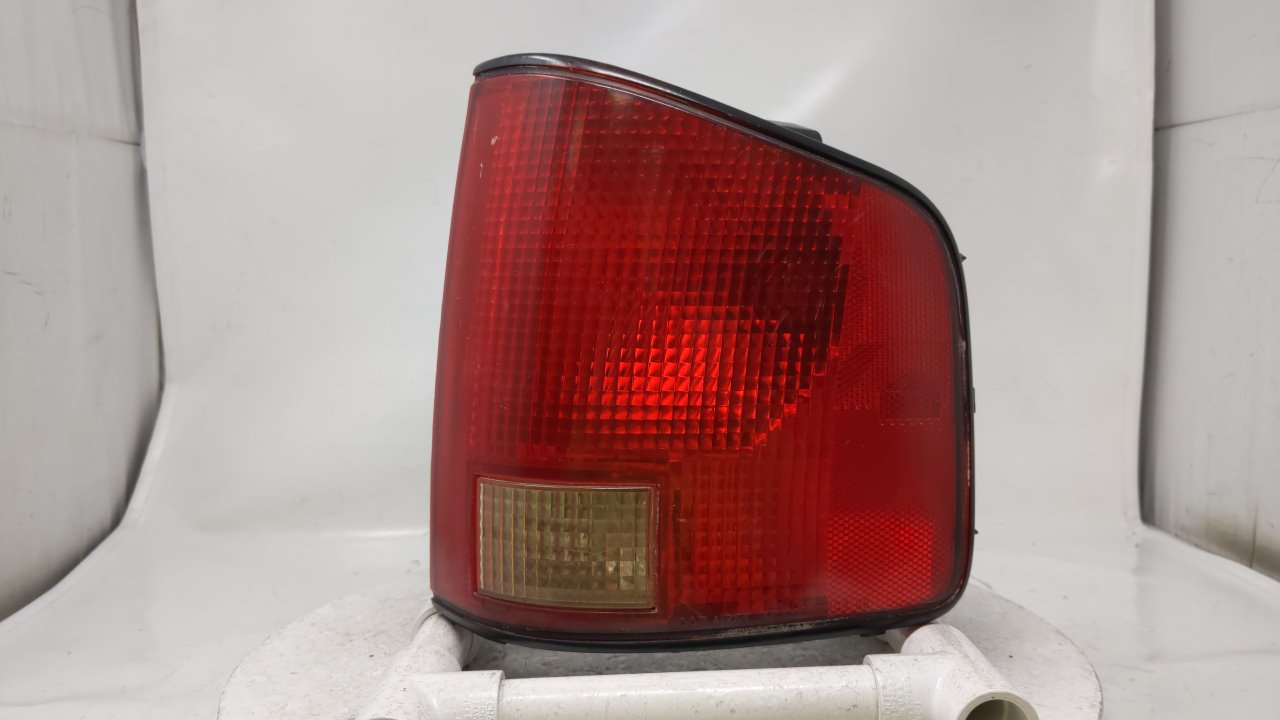 1995-2003 Chevrolet S10 Passenger Right Side Tail Light Taillight Oem 39250 - Oemusedautoparts1.com