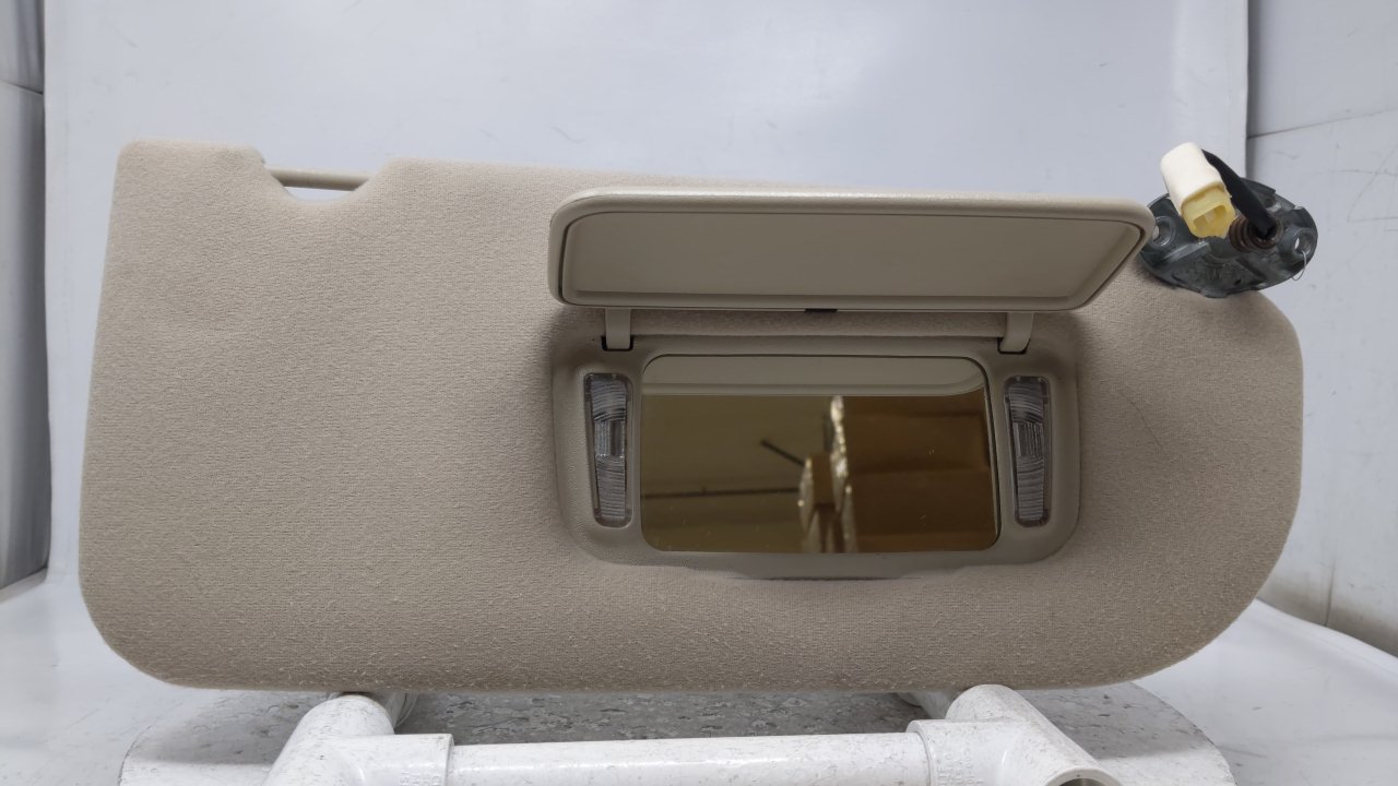 Picture of 1999-2003 MITSUBISHI GALANT Passenger Right Sun Visor Sunvisor Beige 39338