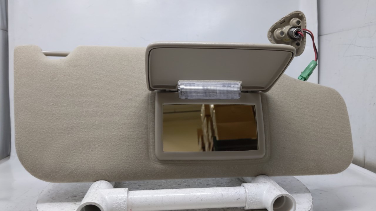2008-2009 FORD TAURUS Passenger Right Sun Visor Sunvisor Tan 39371 - Oemusedautoparts1.com