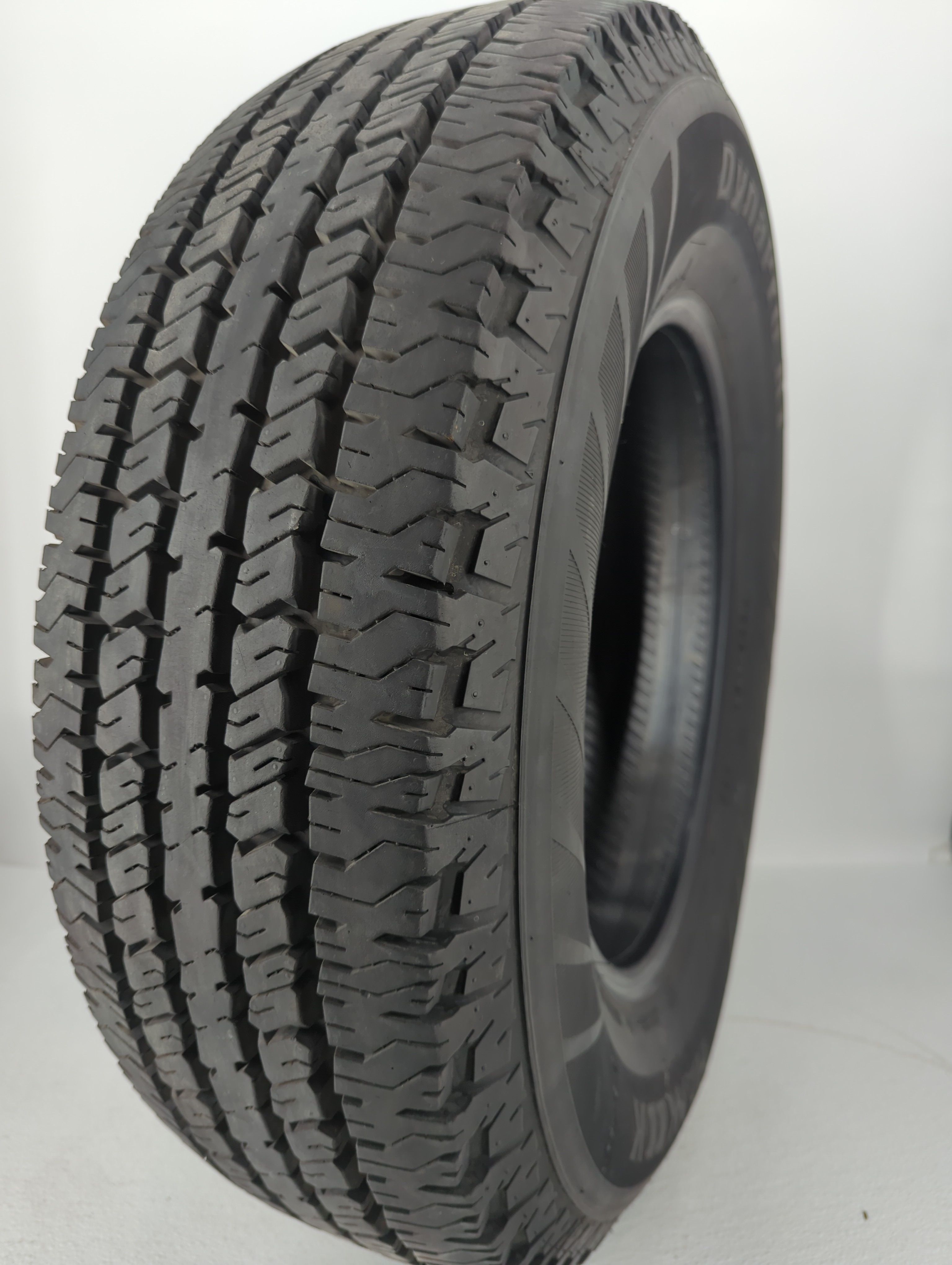 Used Tire P235/75R17 HANKOOK DYNAPRO AT 108S All Season - Tread Depth 12/32 - Oemusedautoparts1.com