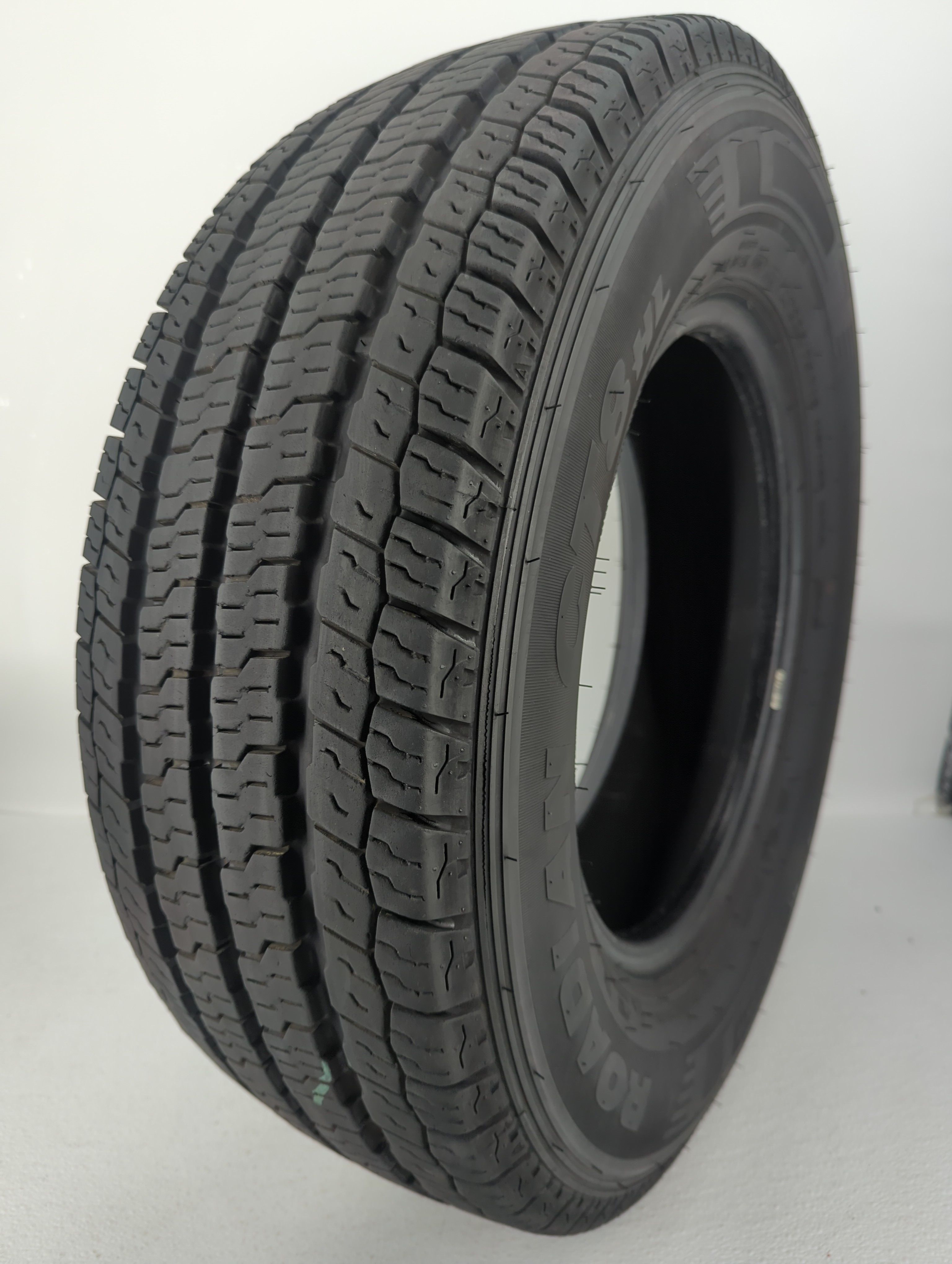 Used Tire LT225/75R16 NEXEN ROADIAN CT8HL 115/112R All Season - 9.5/32 - Oemusedautoparts1.com
