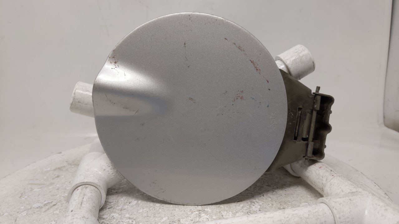 2002 mercury Marquis Fuel Tank Door Lid Gas Tank  39642 - Oemusedautoparts1.com