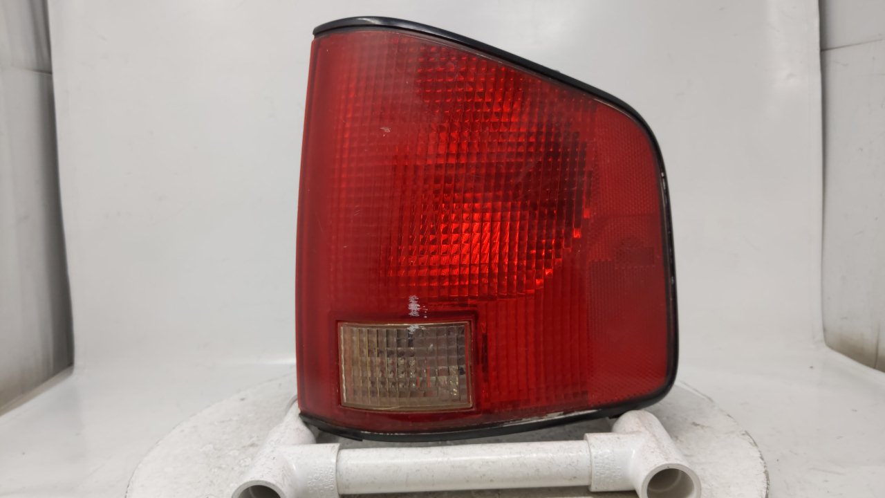 1995-2003 Chevrolet S10 Passenger Right Side Tail Light Taillight Oem 39647 - Oemusedautoparts1.com
