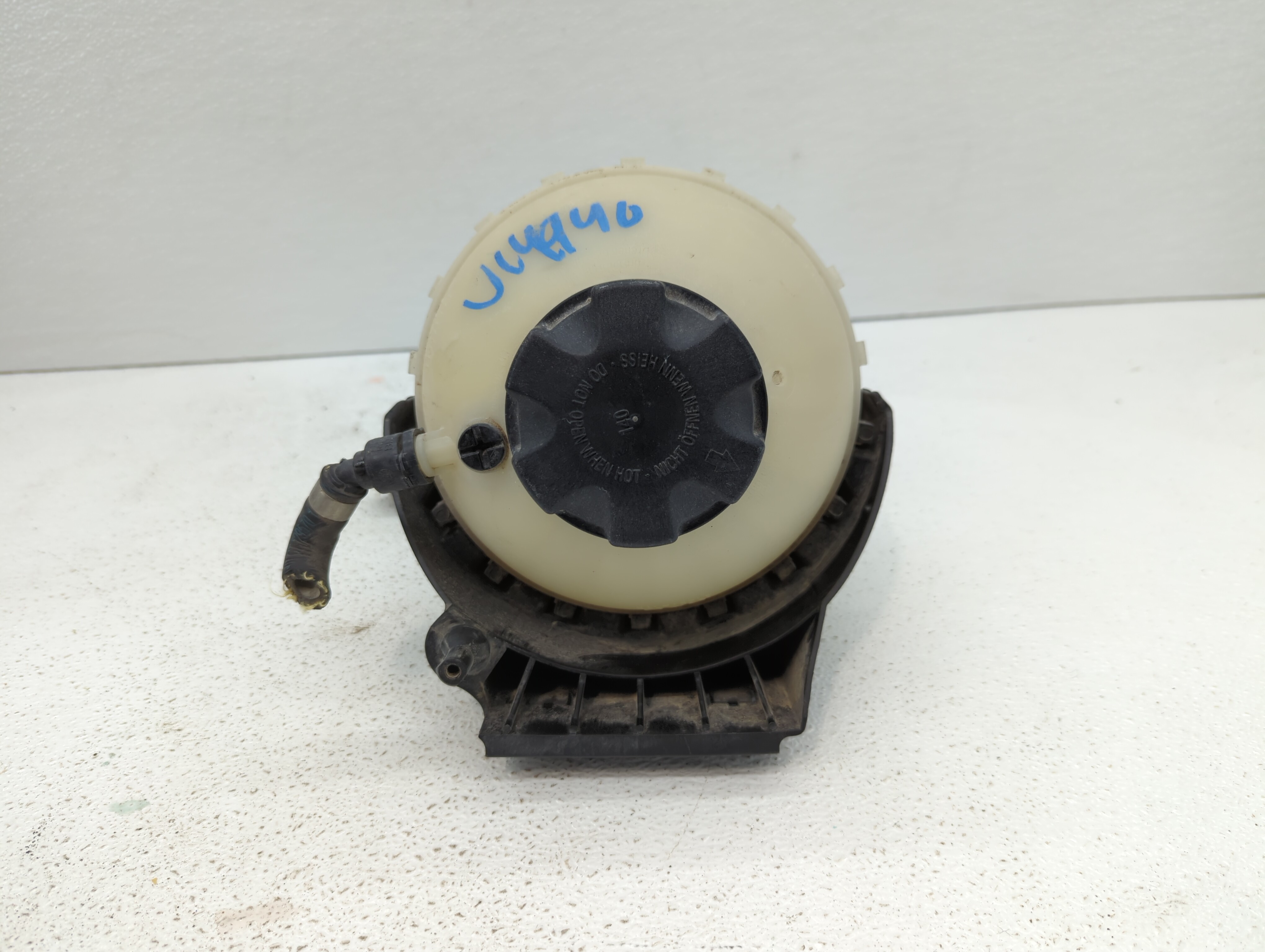 Bmw 328i Radiator Coolant Overflow Expansion Tank Bottle 400199 - Oemusedautoparts1.com