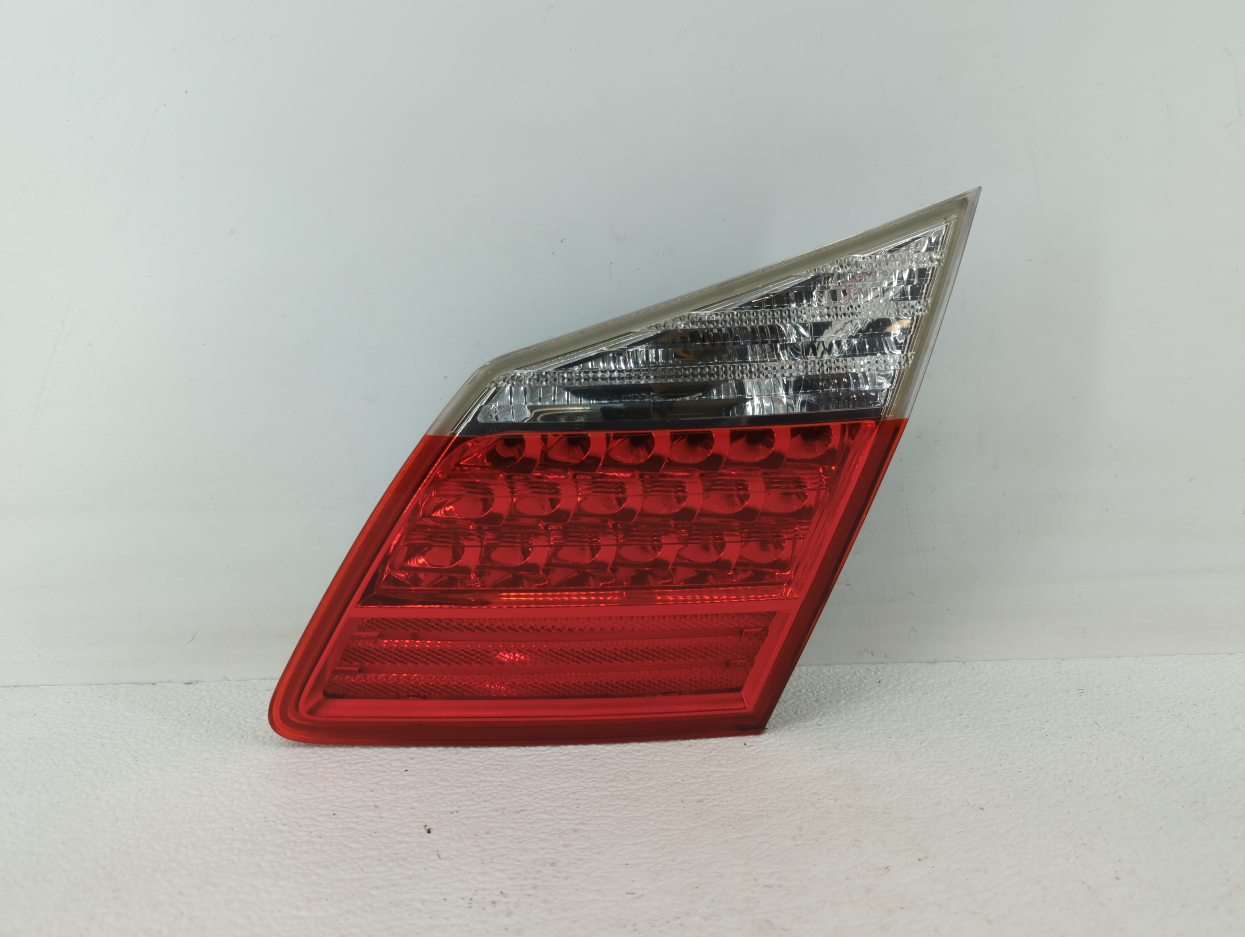 Picture of 2009-2011 Hyundai Genesis Passenger Right Side Tail Light Taillight Oem 401773