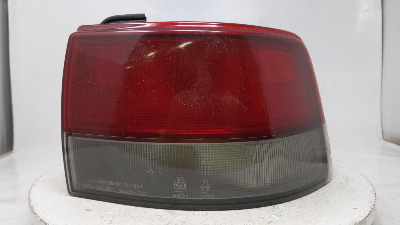 Picture of 1995-1995 Hyundai Scoupe Passenger Right Side Tail Light Taillight Oem 40649