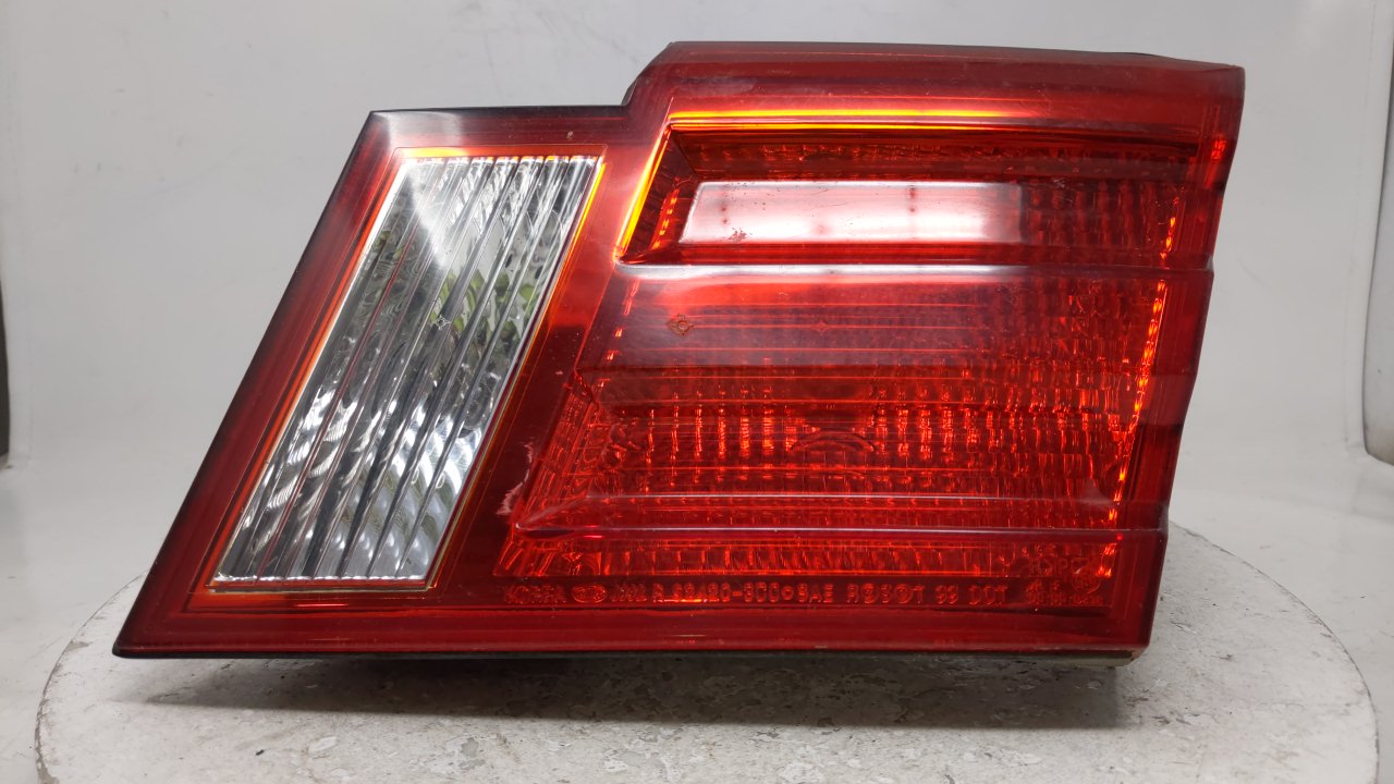 2001-2002 Kia Magentis Passenger Right Side Tail Light Taillight Oem 40650 - Oemusedautoparts1.com
