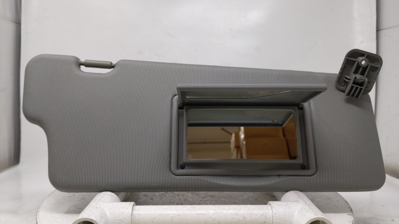 2004-2008 CHEVROLET OPTRA Passenger Right Sun Visor Sunvisor Gray 40713 - Oemusedautoparts1.com