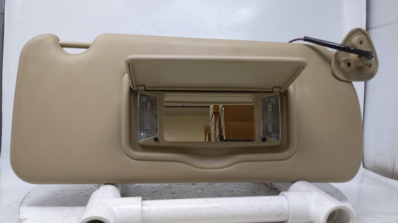 2003-2007 CADILLAC CTS Passenger Right Sun Visor Sunvisor Tan 40728 - Oemusedautoparts1.com