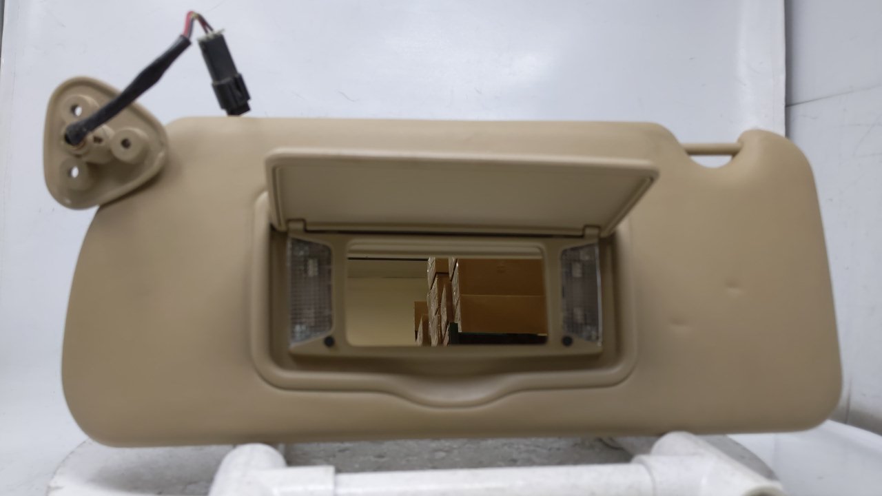 2004 Cadillac Srx Driver Sun Visor Mirror Left Sunvisor Tan 40735 - Oemusedautoparts1.com
