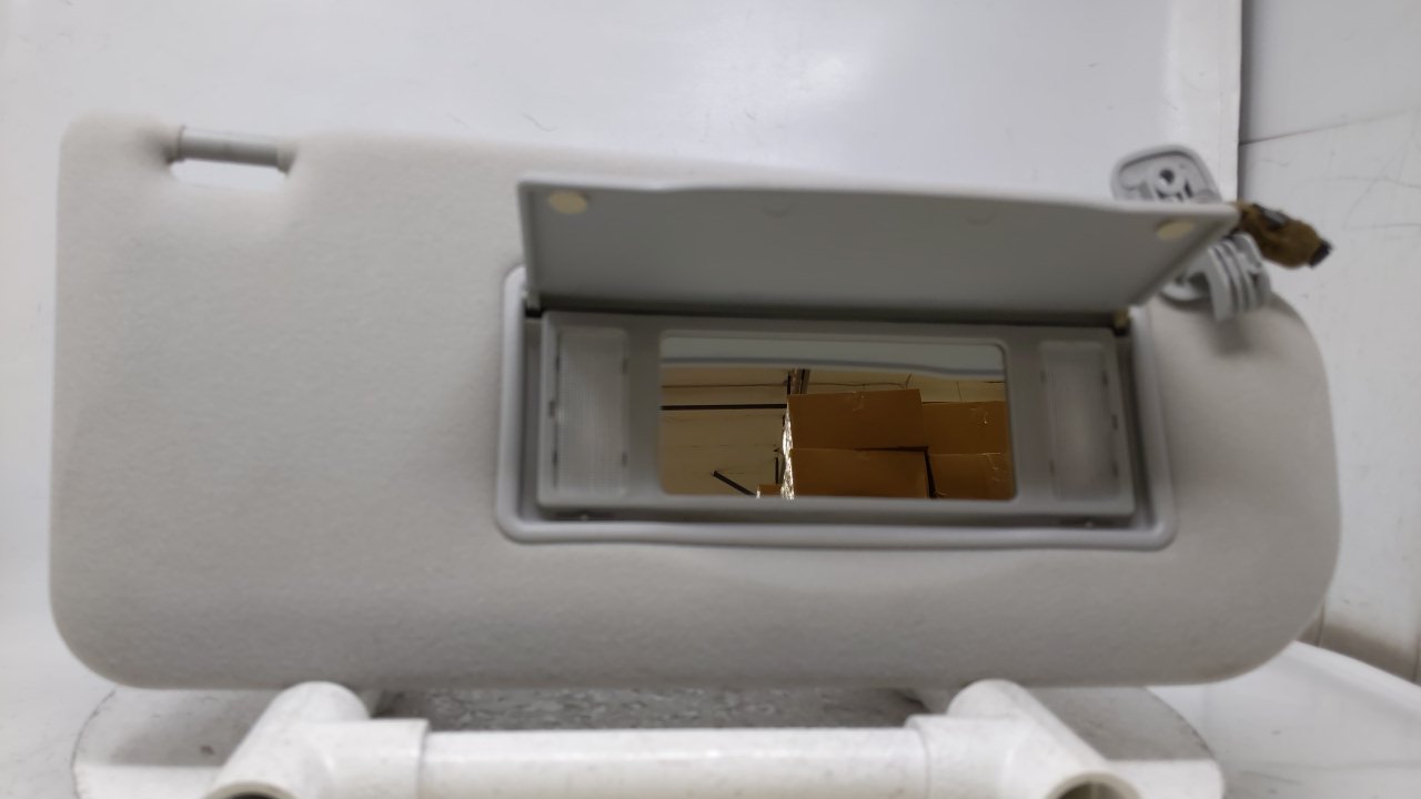 Picture of 2005 Mazda 6 Passenger Sun Visor Mirror Right Sunvisor Gray 40742