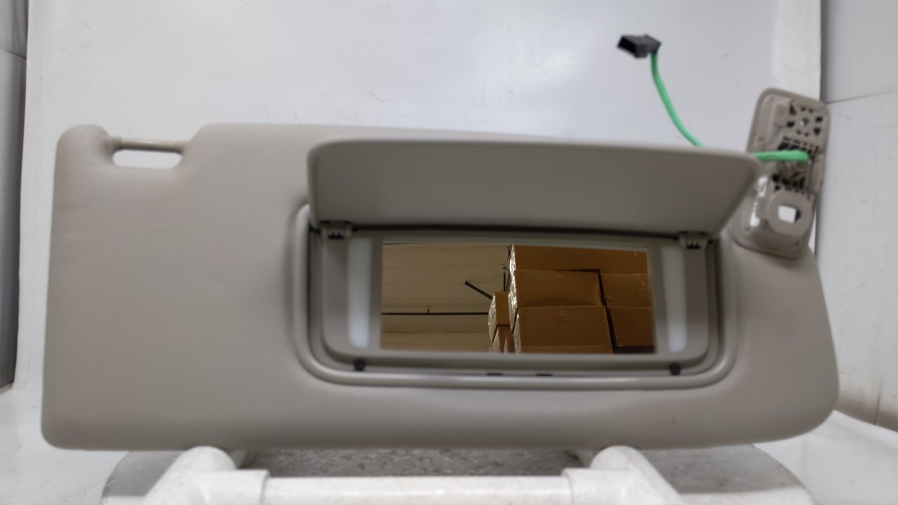 2005 Volvo V50 Passenger Sun Visor Mirror Right Sunvisor Gray 40744 - Oemusedautoparts1.com