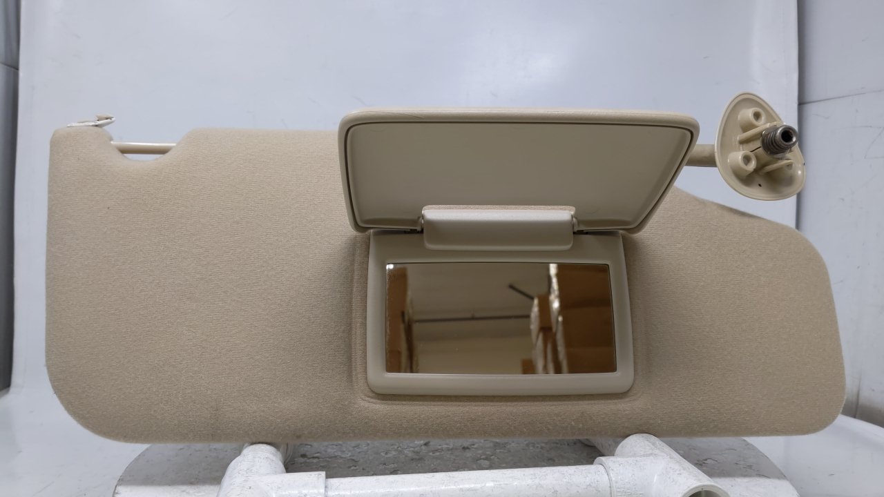 2000-2007 FORD TAURUS Passenger Right Sun Visor Sunvisor Beige 40746 - Oemusedautoparts1.com