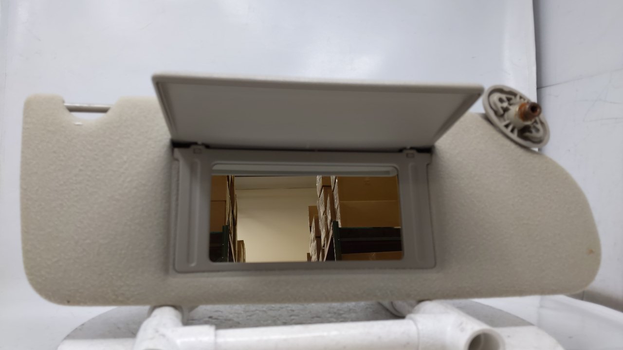 1995 Chrysler Cirrus Passenger Right Sun Visor Sunvisor Tan 40913 - Oemusedautoparts1.com