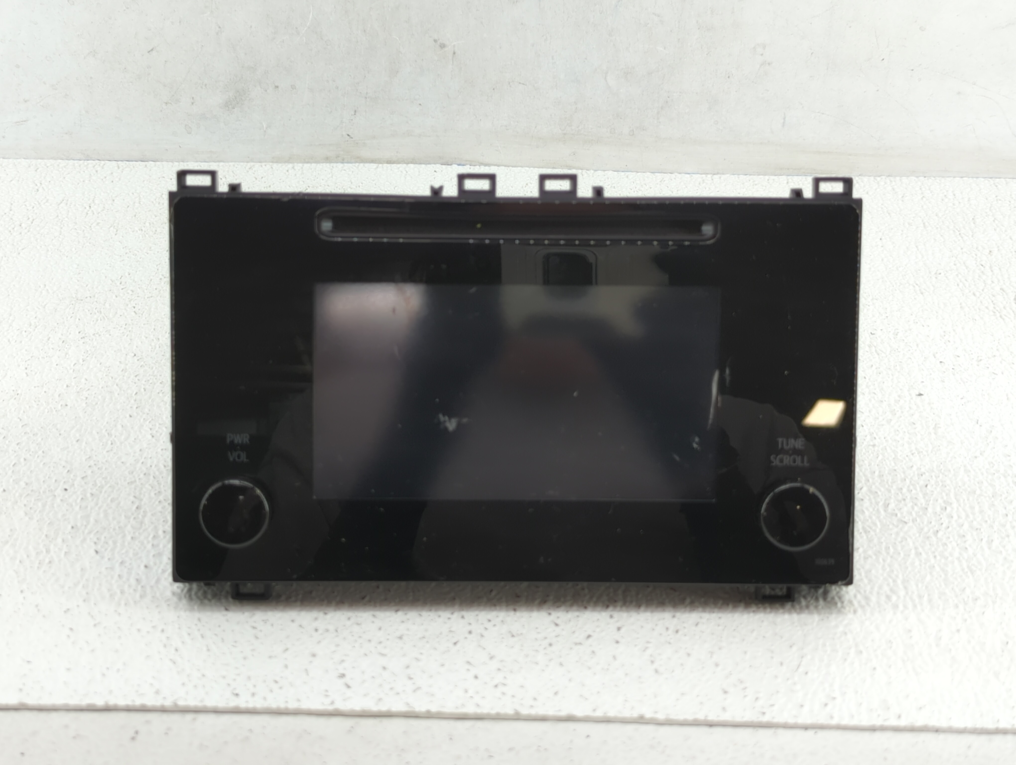 Picture of 2017-2018 Toyota Corolla Am Fm Cd Player Radio Receiver 409219