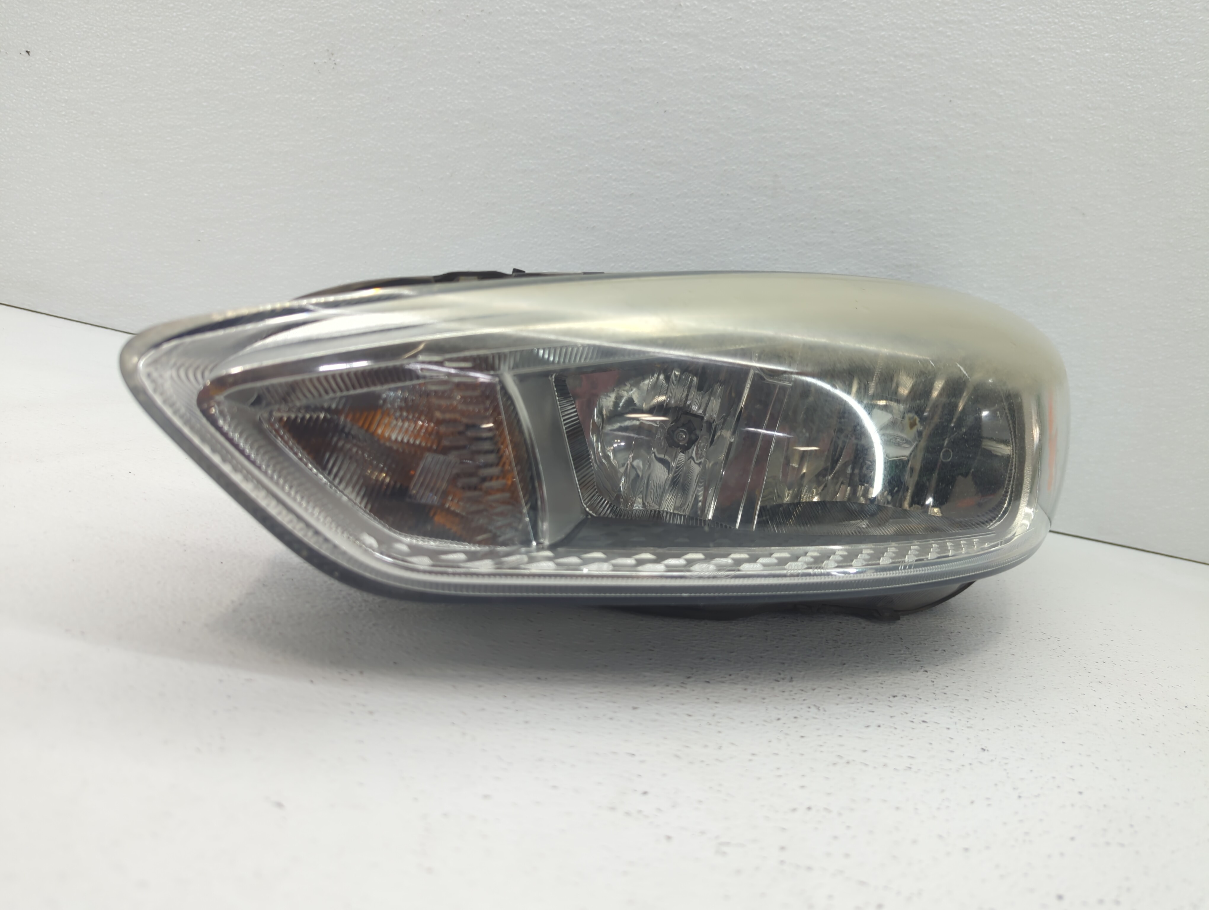 2015-2018 Ford Focus Driver Left Oem Head Light Headlight Lamp 409761 - Oemusedautoparts1.com