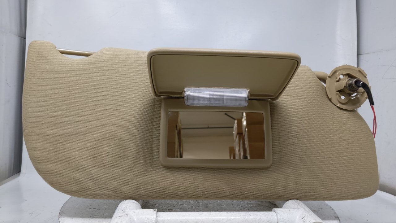 2005-2007 buick TERRAZA Passenger Right Sun Visor Sunvisor Tan 41080 - Oemusedautoparts1.com