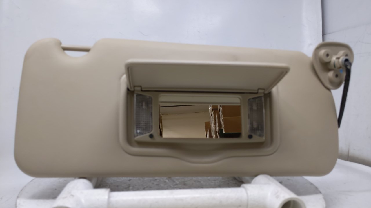 2003-2007 CADILLAC CTS Passenger Right Sun Visor Sunvisor Beige 41138 - Oemusedautoparts1.com