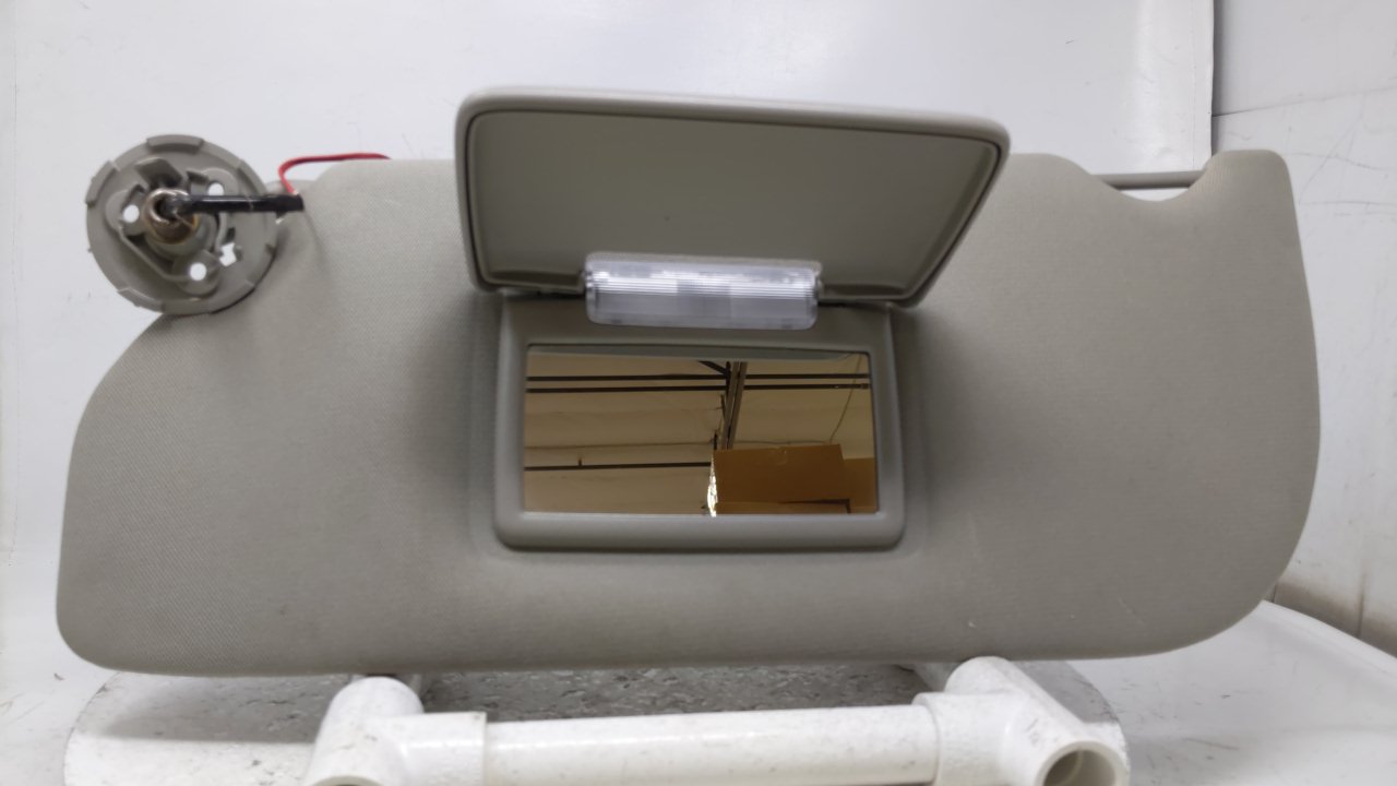 2005 Buick Terraza Driver Sun Visor Mirror Left Sunvisor Gray 41231 - Oemusedautoparts1.com