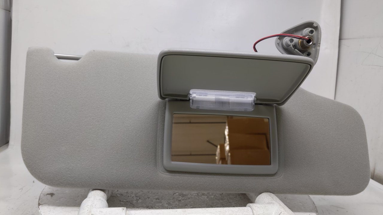 2005-2007 FORD FIVE HUNDRED Passenger Right Sun Visor Sunvisor Gray 41276 - Oemusedautoparts1.com
