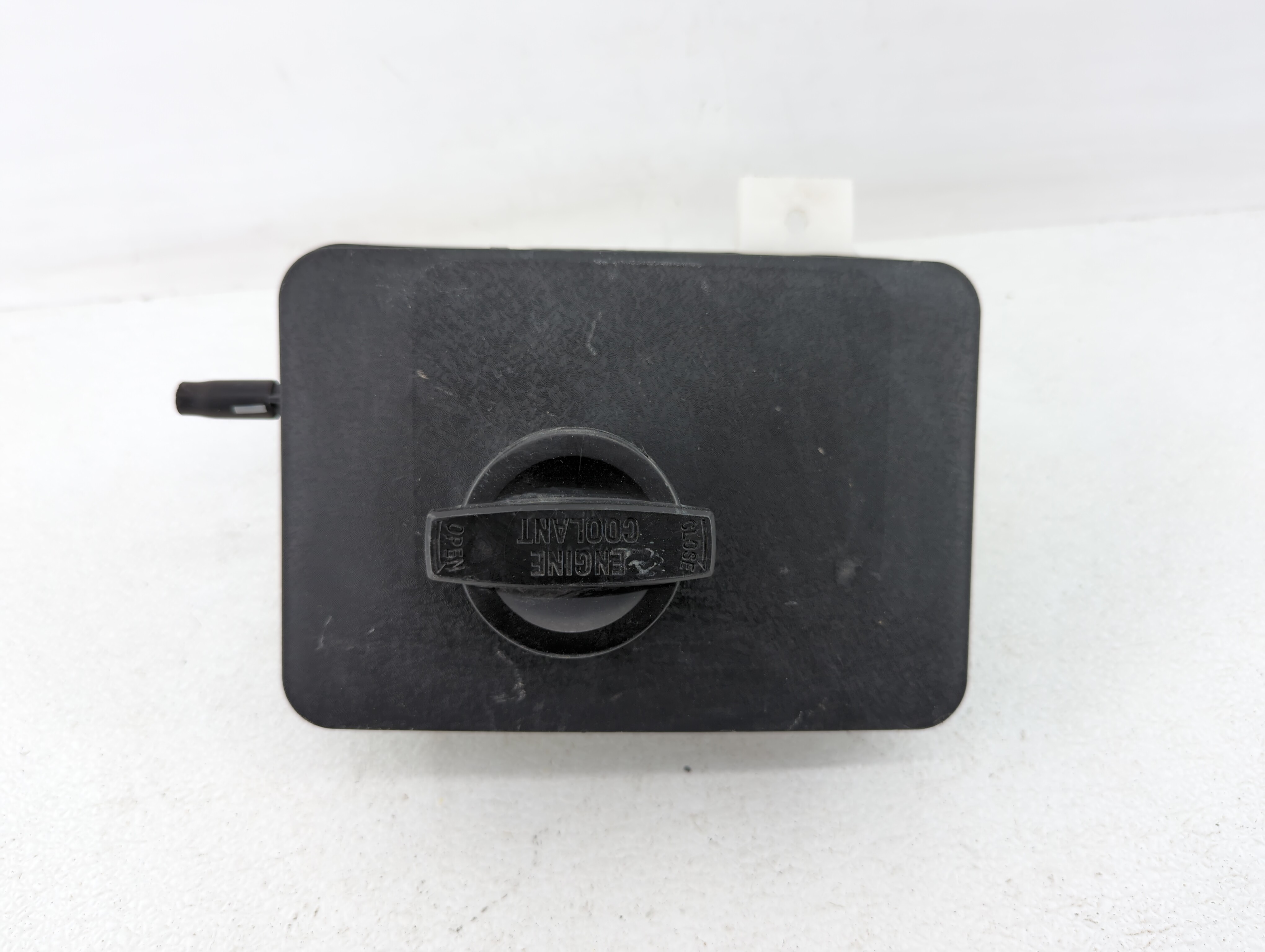 2015-2019 Hyundai Sonata Radiator Coolant Overflow Expansion Tank Bottle 414048 - Oemusedautoparts1.com