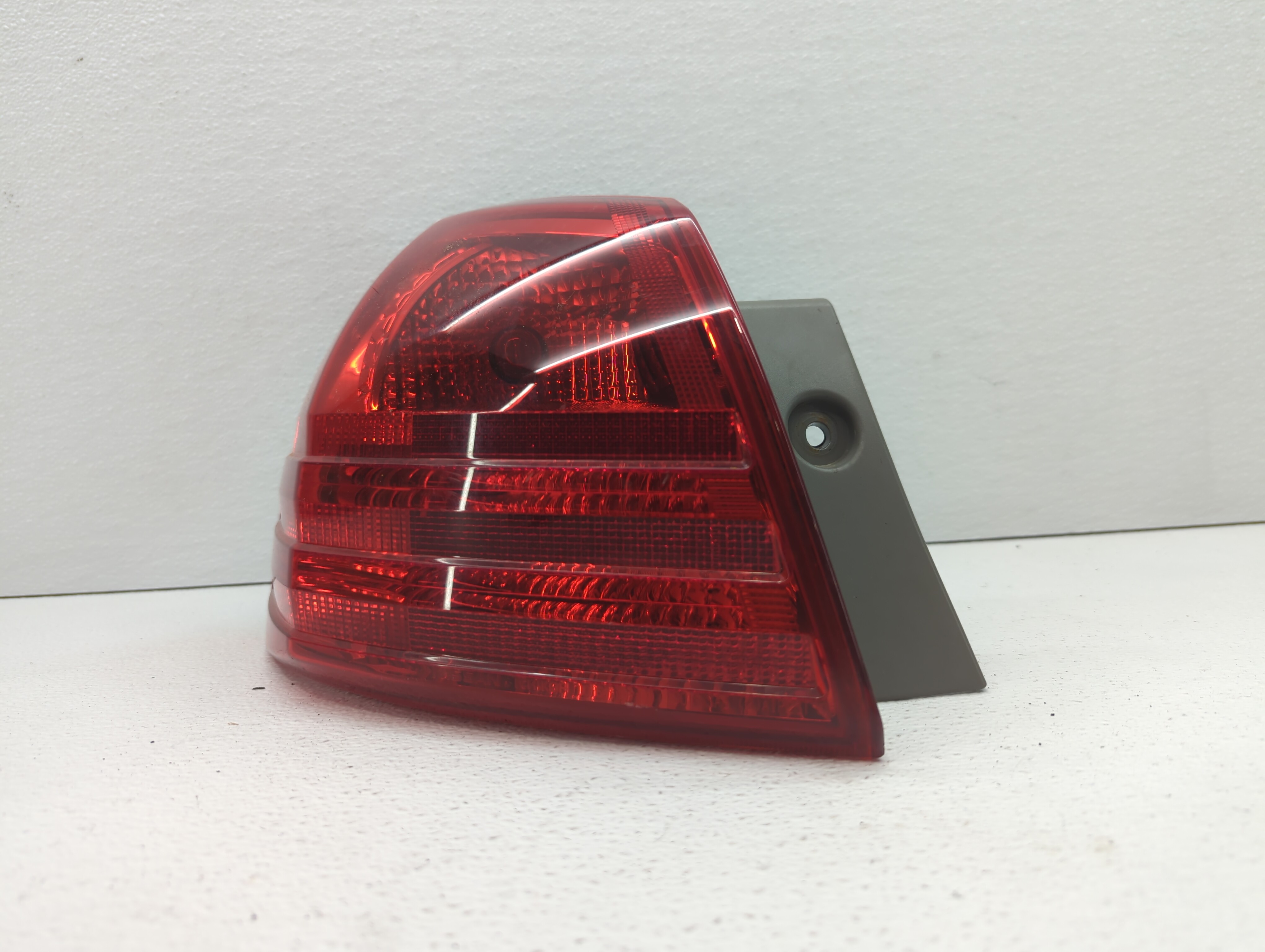 Picture of 2008-2008 Nissan Rogue Driver Left Side Tail Light Taillight Oem 414446