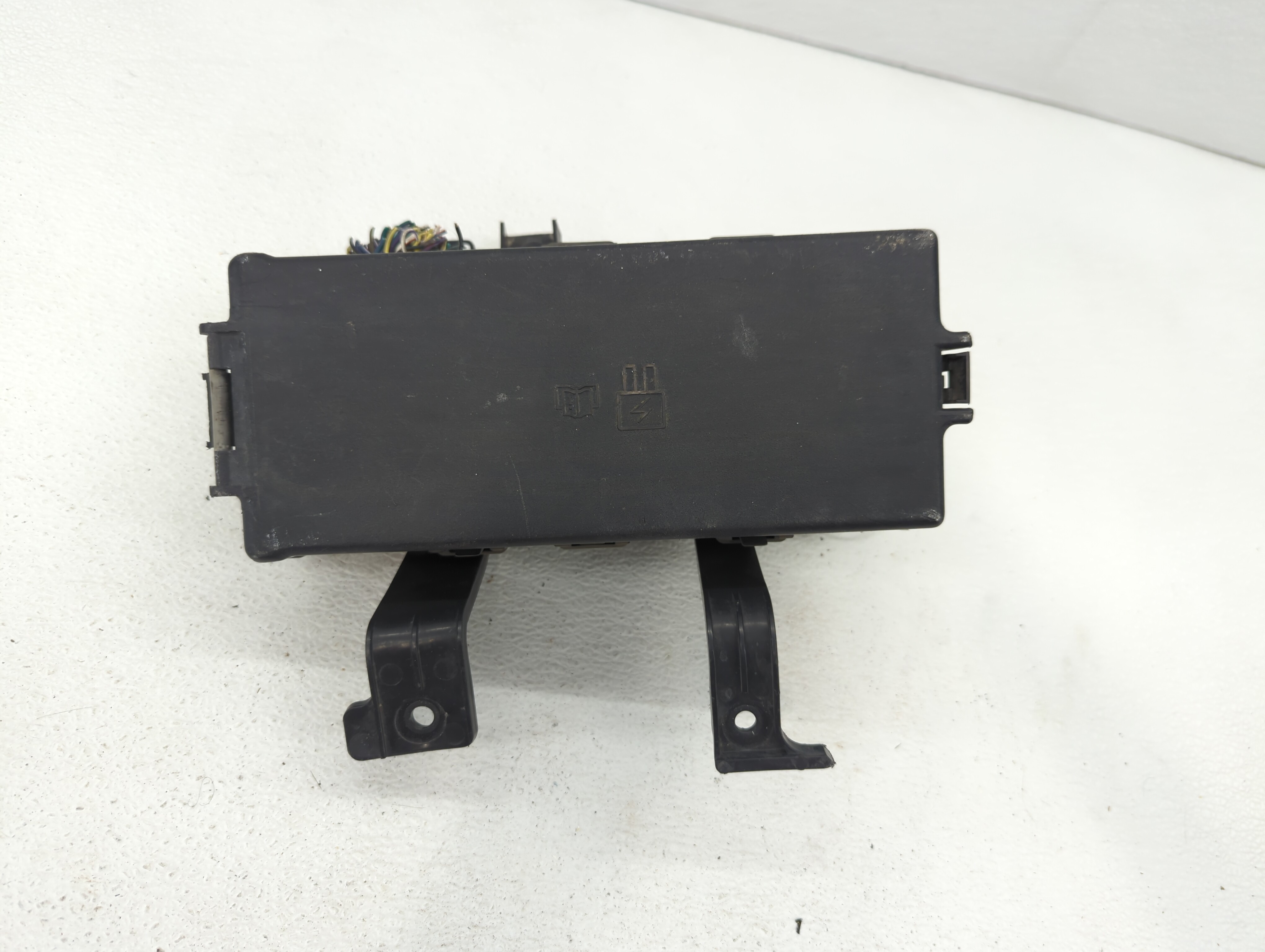 Picture of 2010-2011 Mercury Milan Fusebox Fuse Box Relay Module 415086