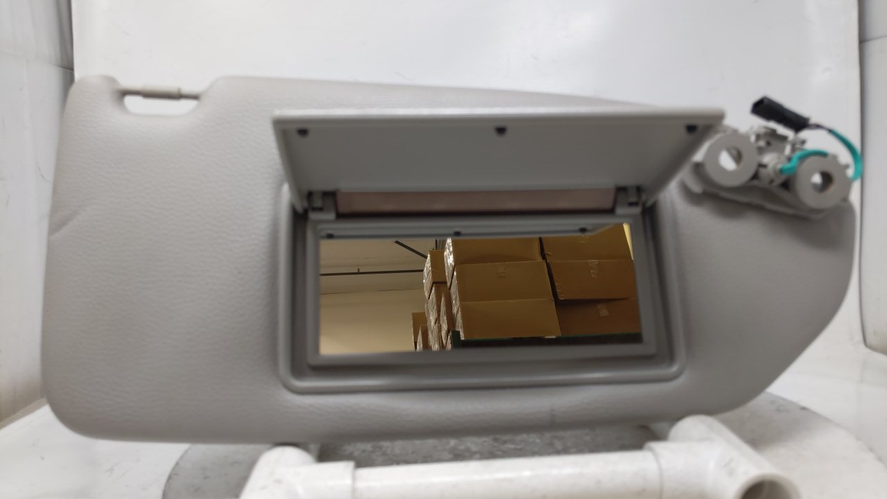 2001 Volvo V70 Passenger Sun Visor Mirror Right Sunvisor Gray 41594 - Oemusedautoparts1.com