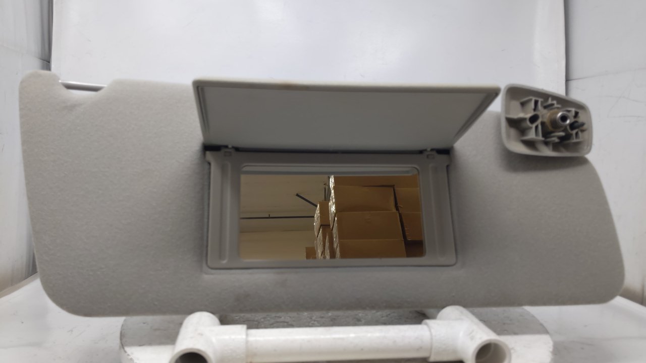 2004 Ford F-150 Passenger Sun Visor Mirror Right Sunvisor Gray 41659 - Oemusedautoparts1.com