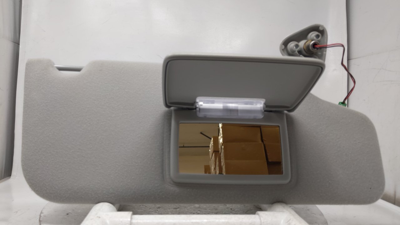 2005 Ford Five Hundred Passenger Sun Visor Mirror Right Sunvisor Gray 41660 - Oemusedautoparts1.com