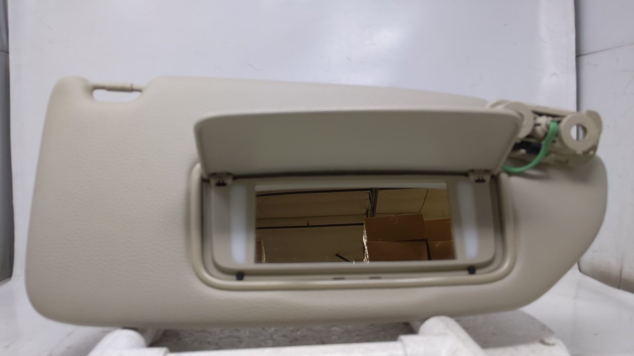 2001 Volvo S60 Passenger Sun Visor Mirror Right Sunvisor Beige 41814 - Oemusedautoparts1.com